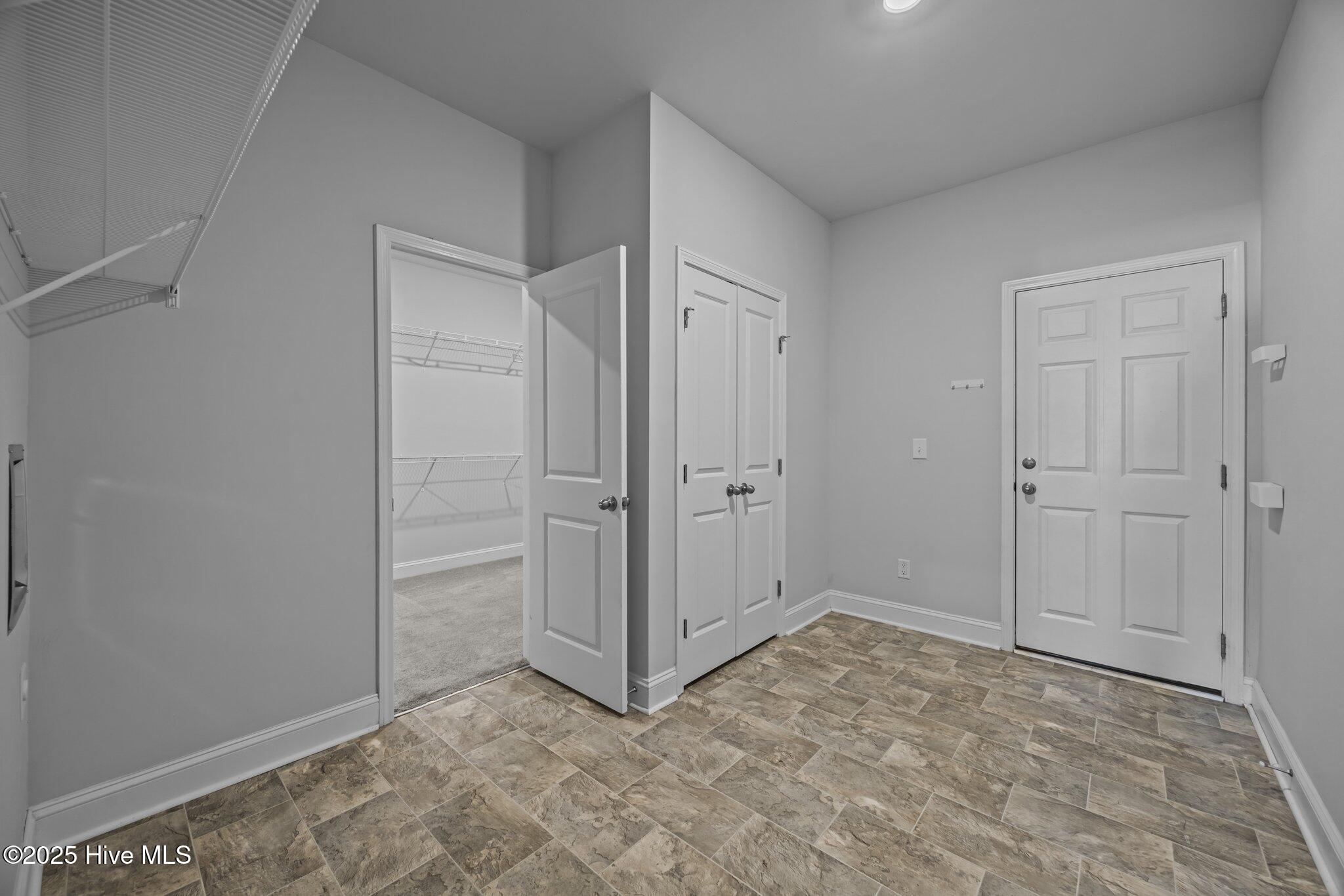 260 E Red Head Circle