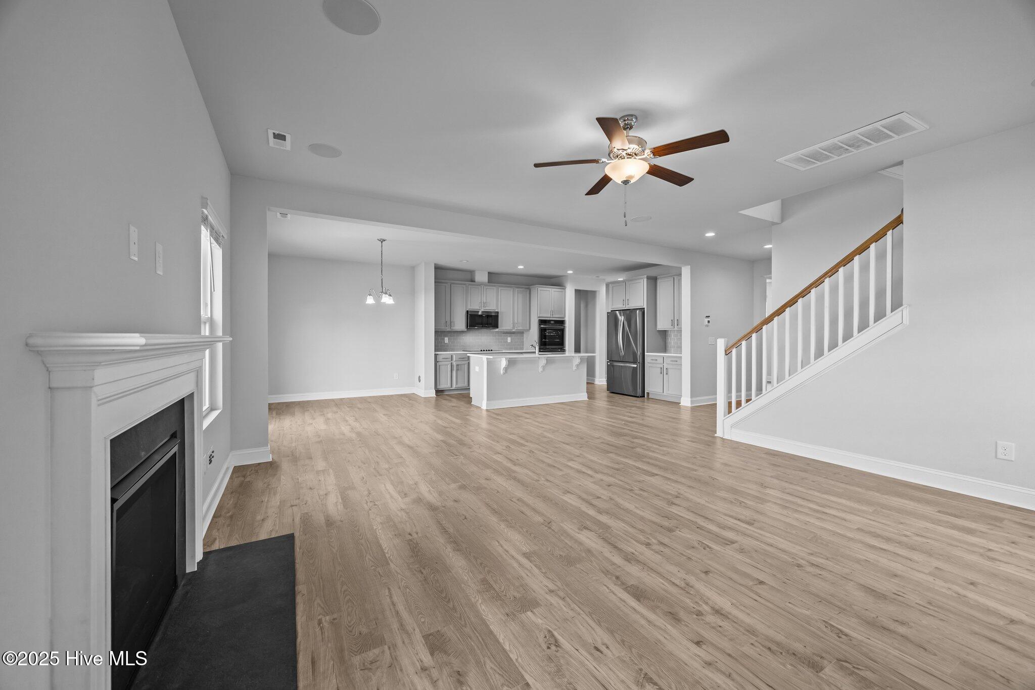 260 E Red Head Circle