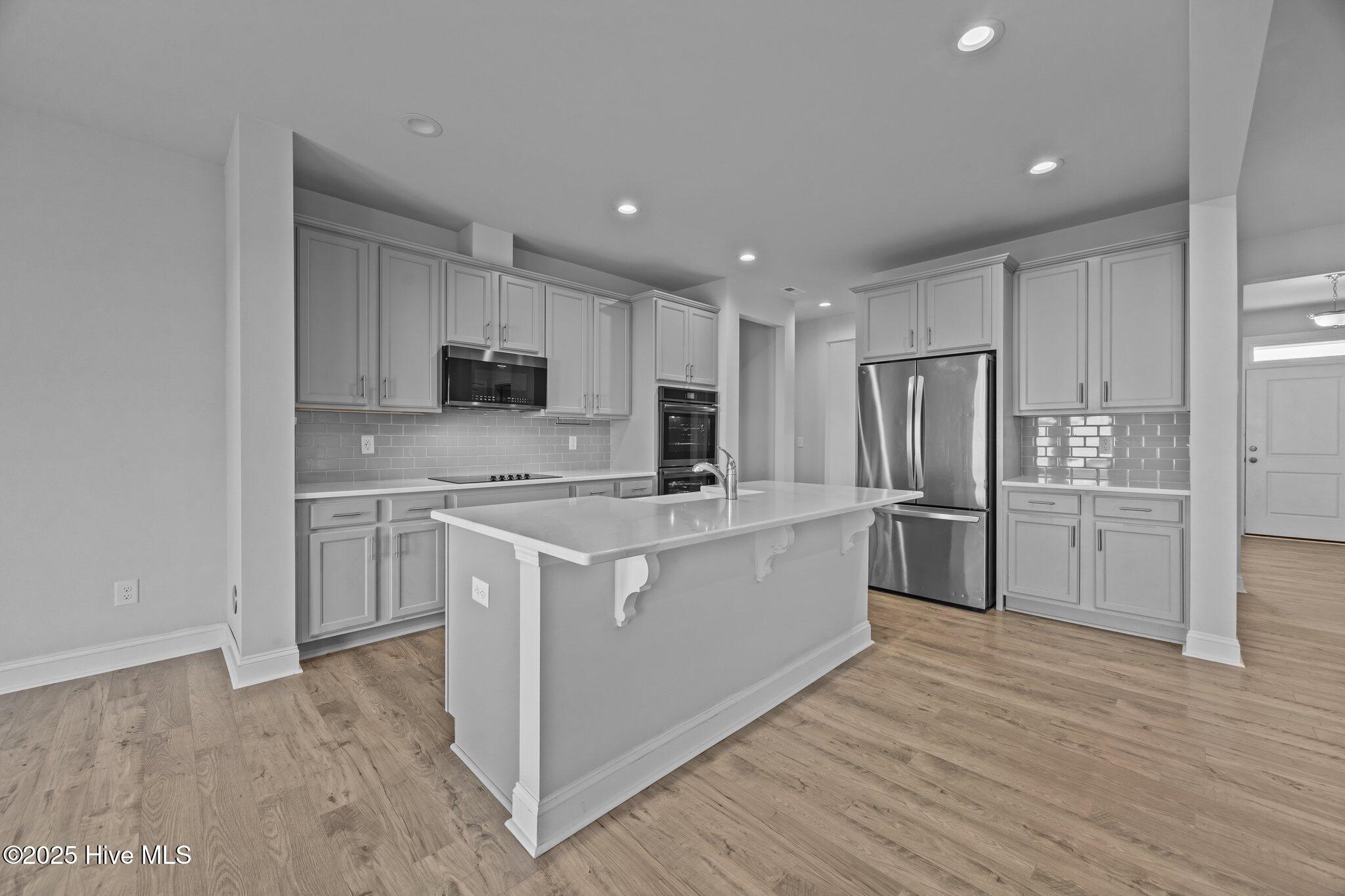 260 E Red Head Circle