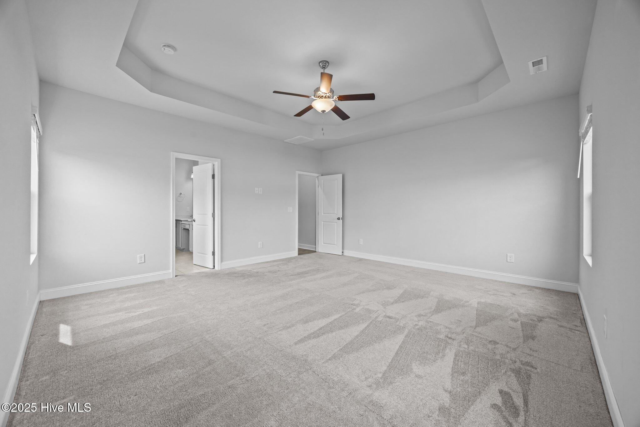 260 E Red Head Circle