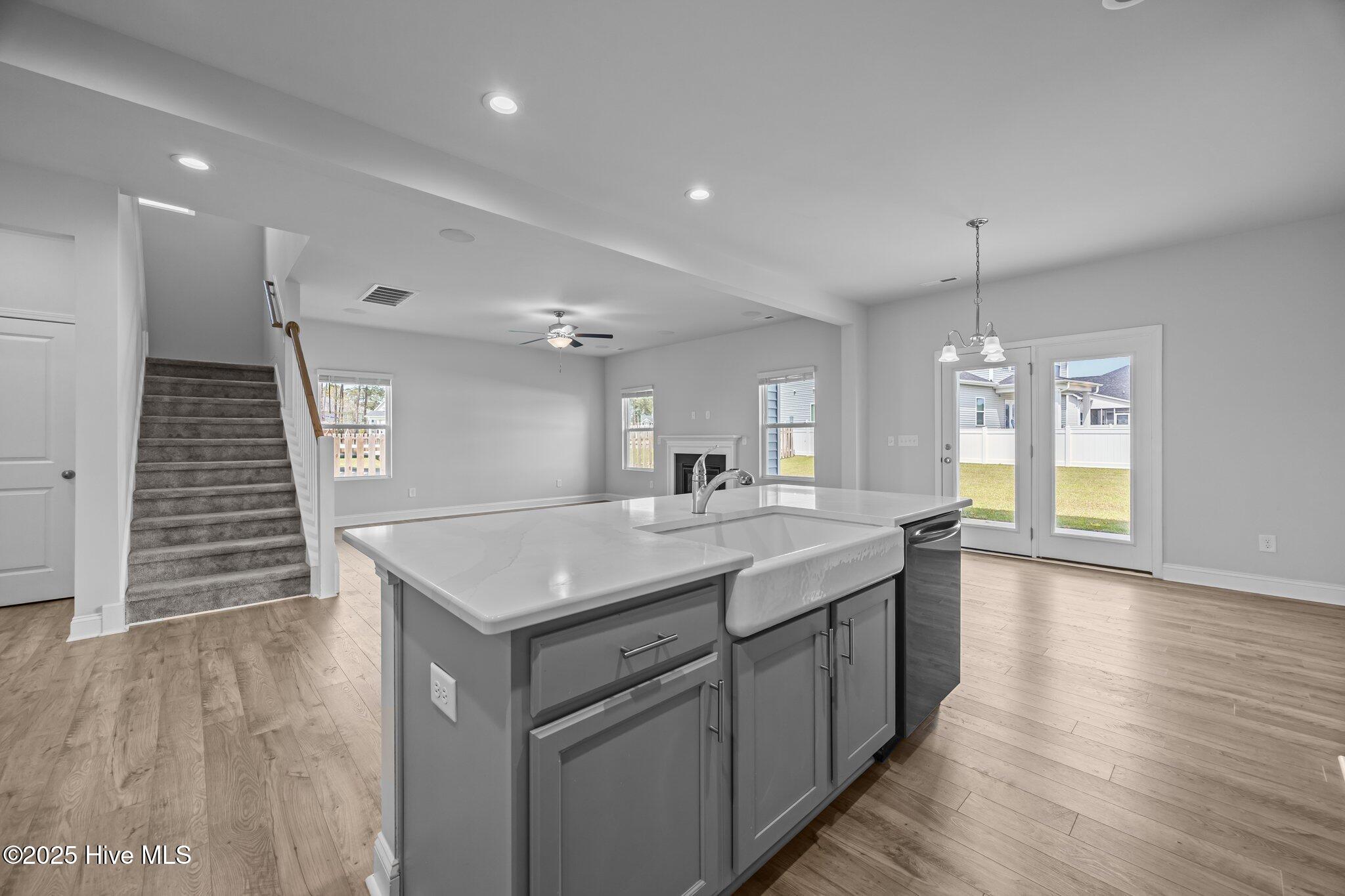 260 E Red Head Circle