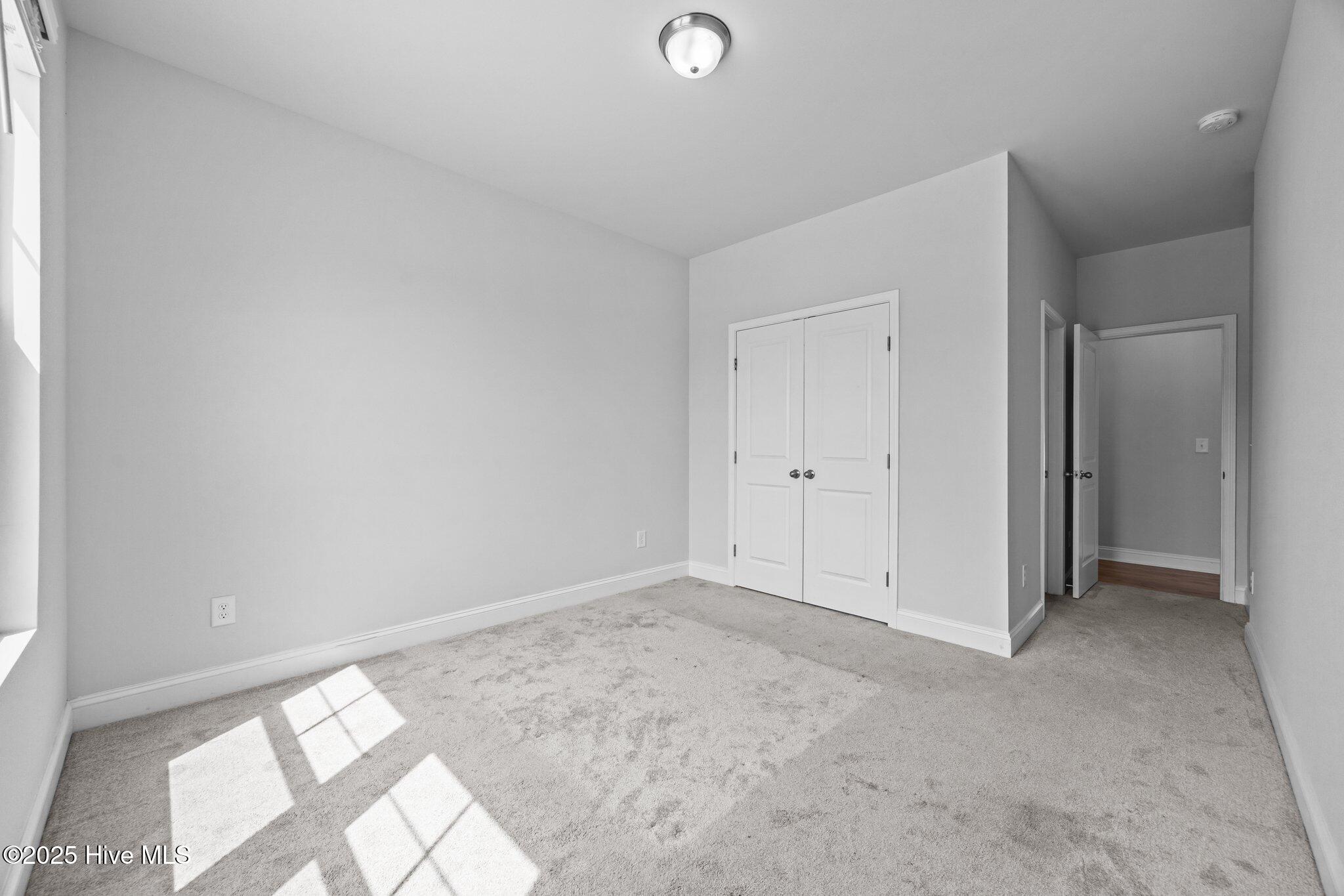 260 E Red Head Circle