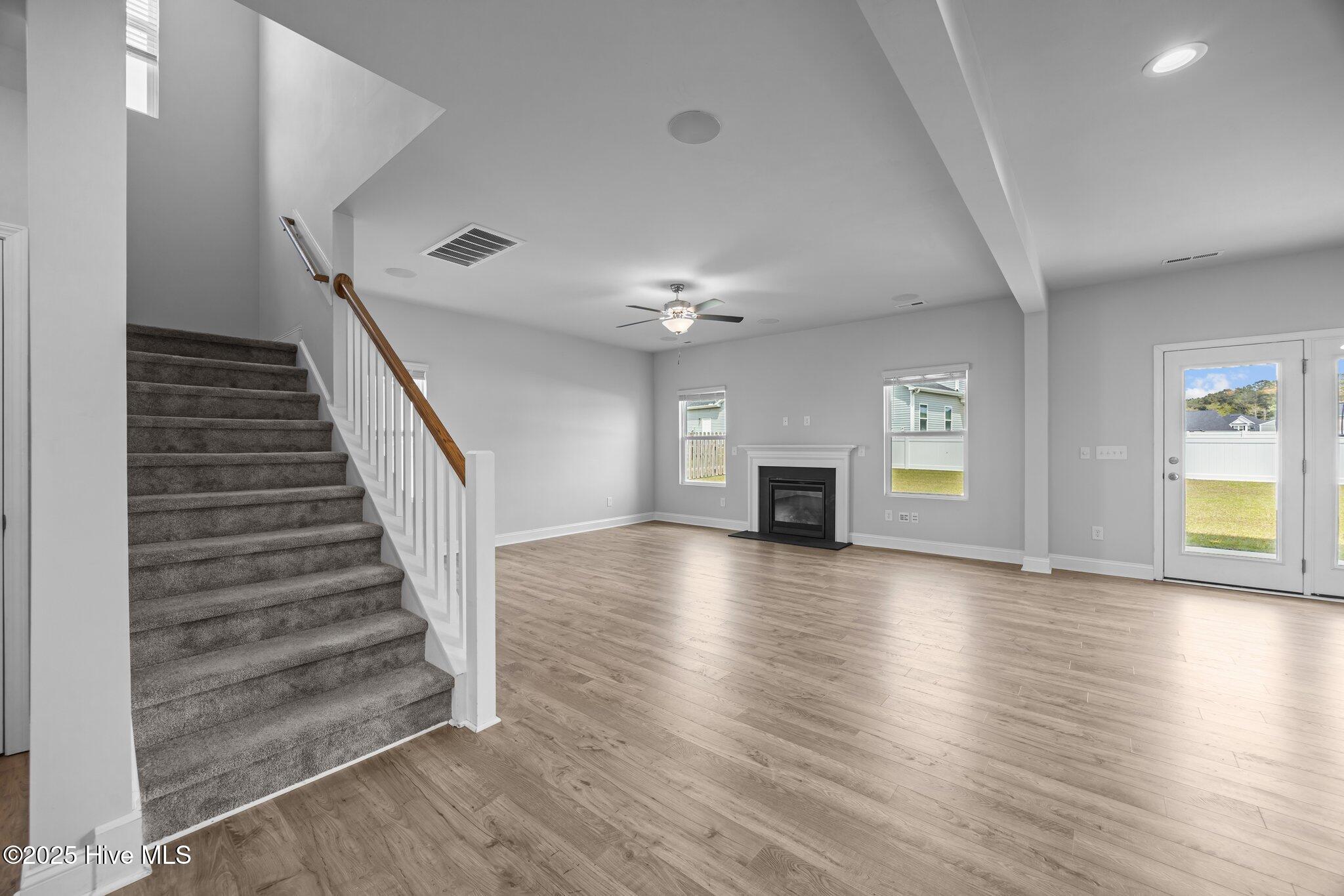 260 E Red Head Circle