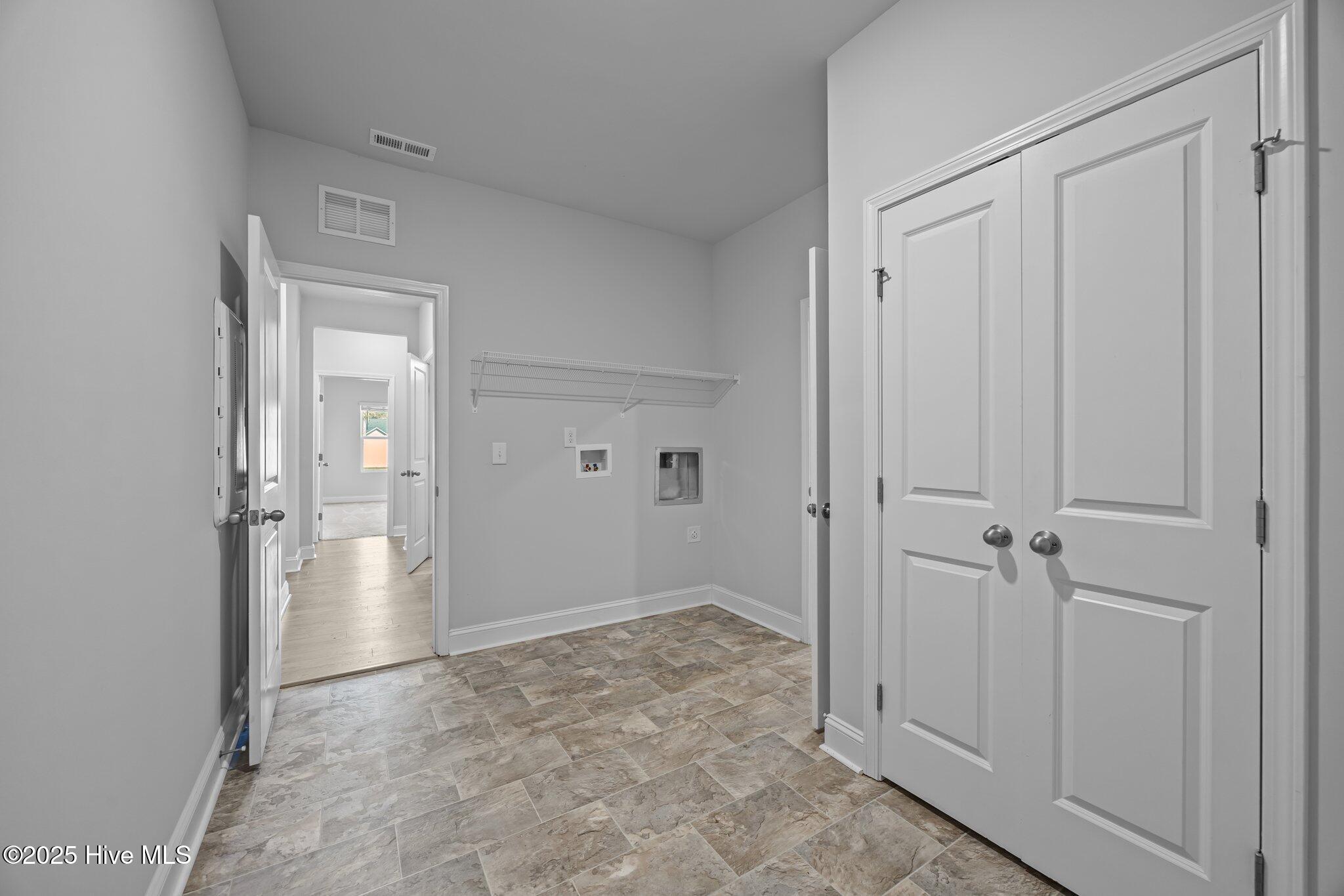 260 E Red Head Circle