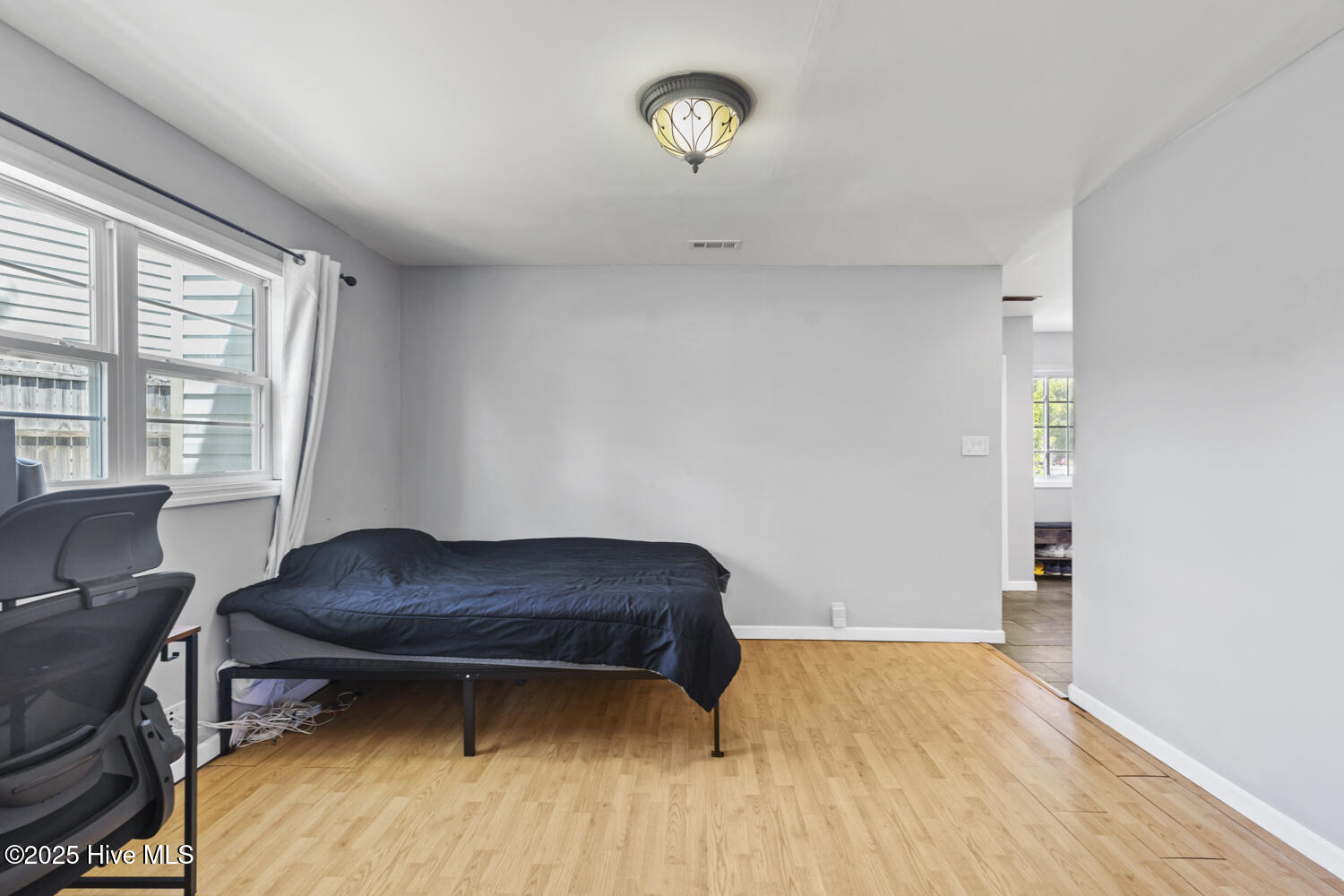 218 W Saltwood Place