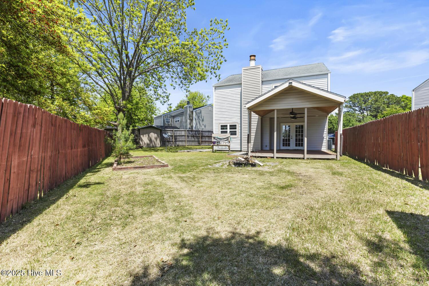 218 W Saltwood Place