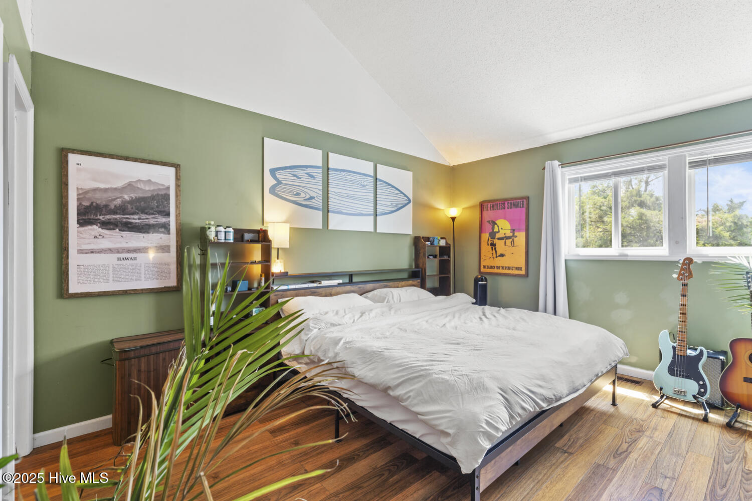 218 W Saltwood Place