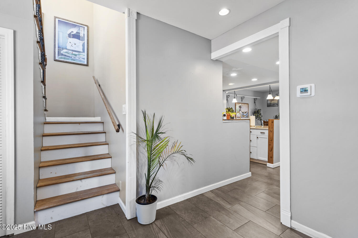 218 W Saltwood Place