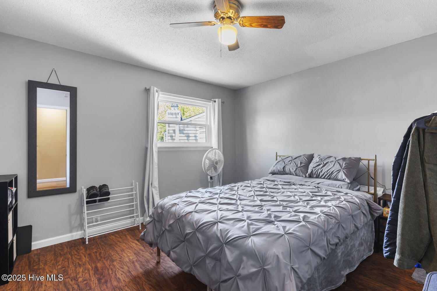 218 W Saltwood Place