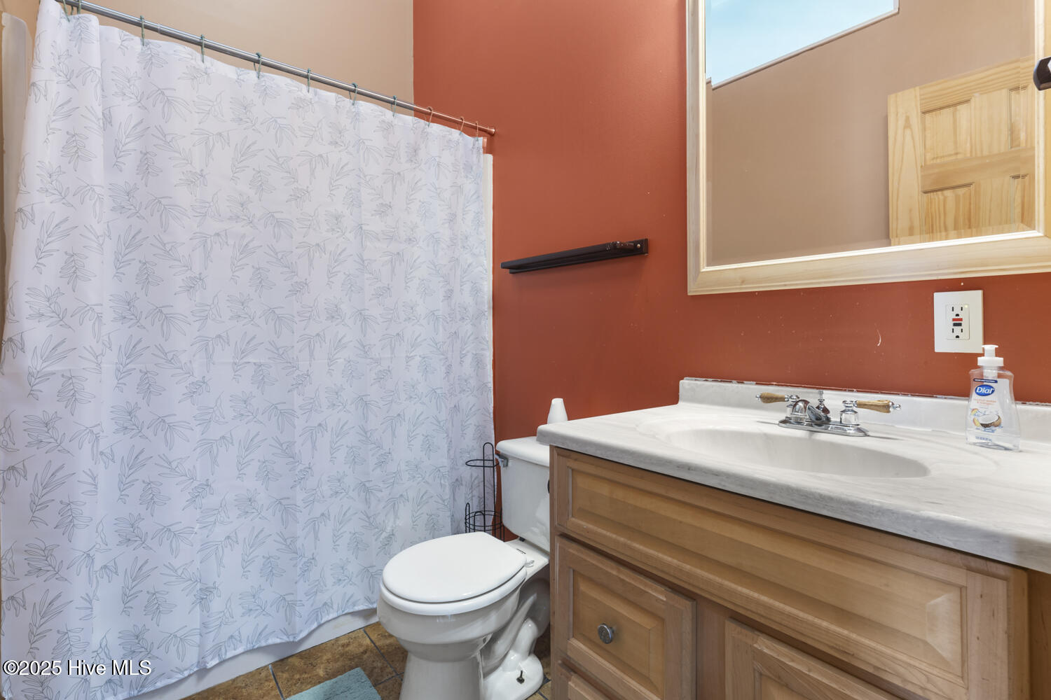 218 W Saltwood Place