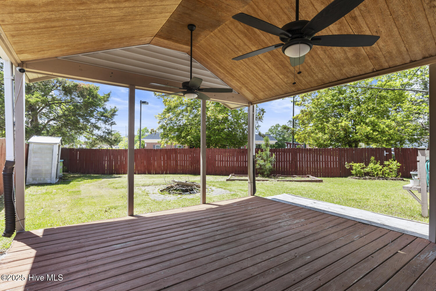 218 W Saltwood Place