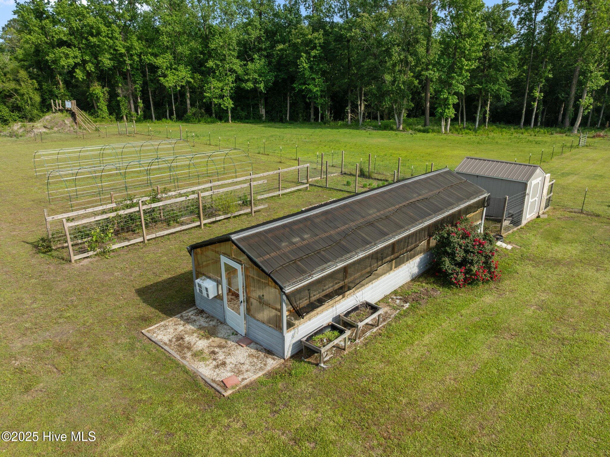 2142 Raccoon Road