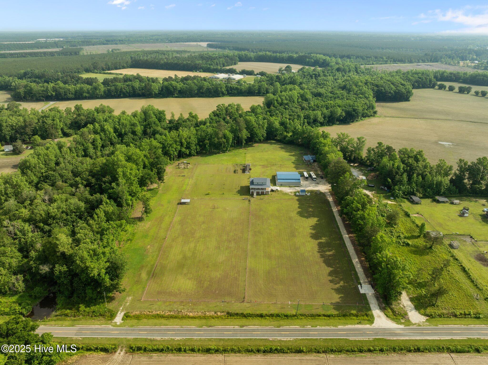 2142 Raccoon Road