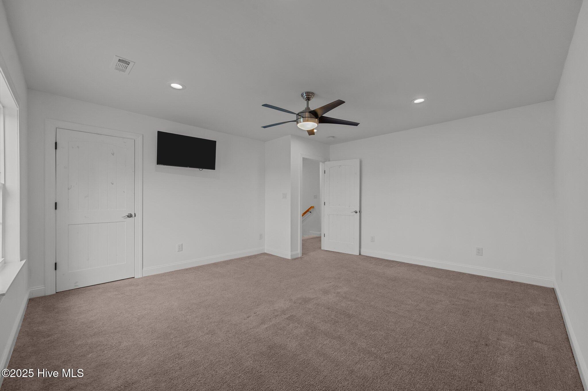 2142 Raccoon Road