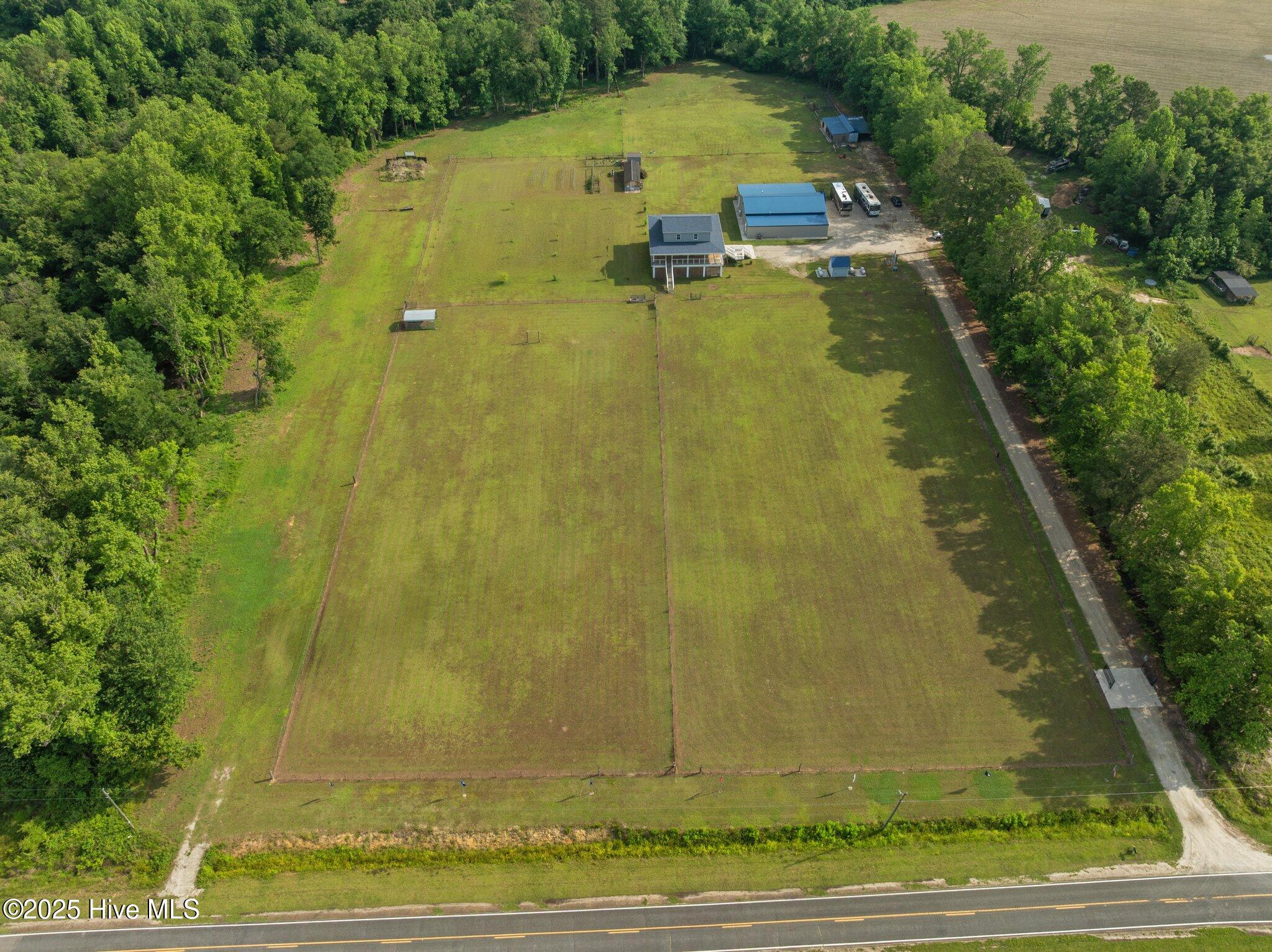 2142 Raccoon Road