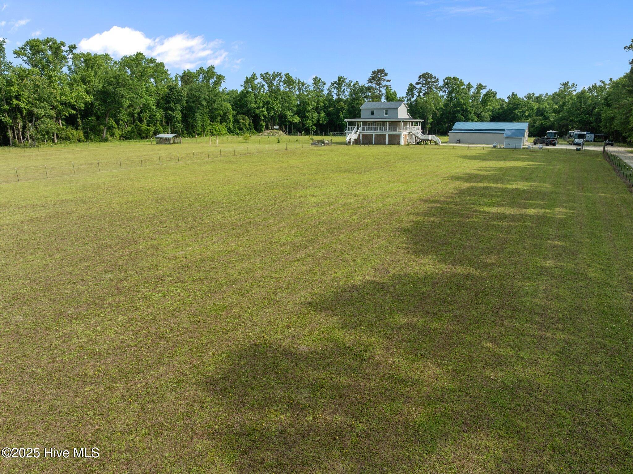 2142 Raccoon Road