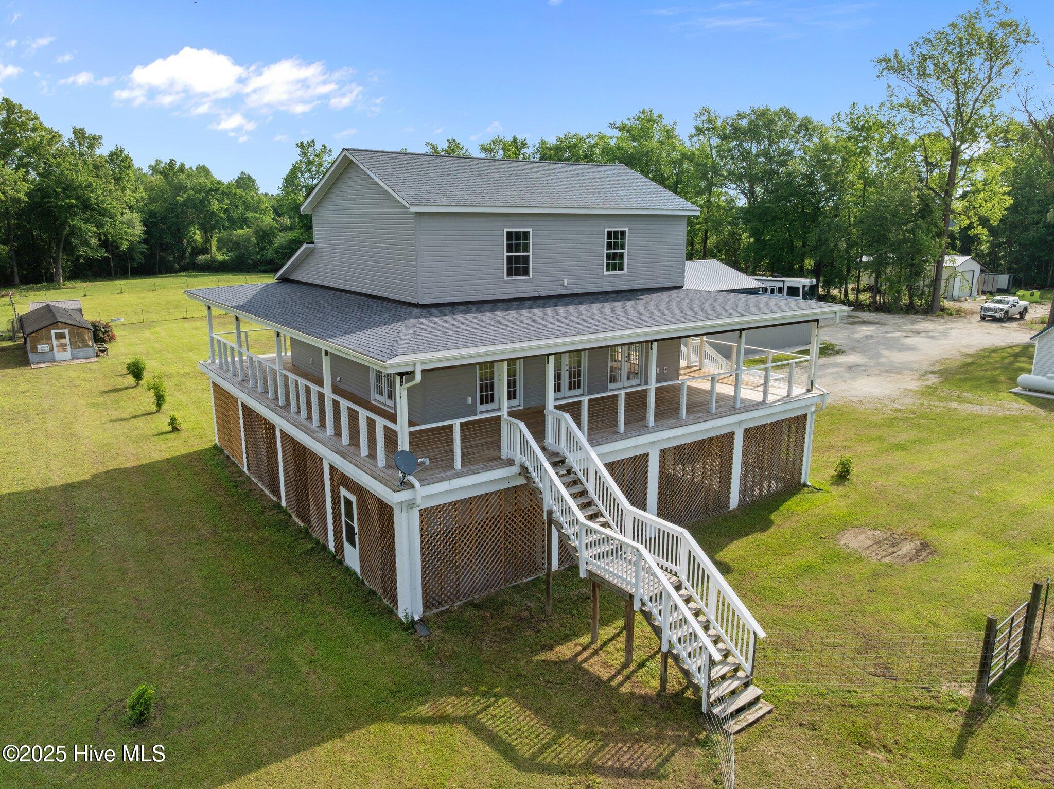 2142 Raccoon Road