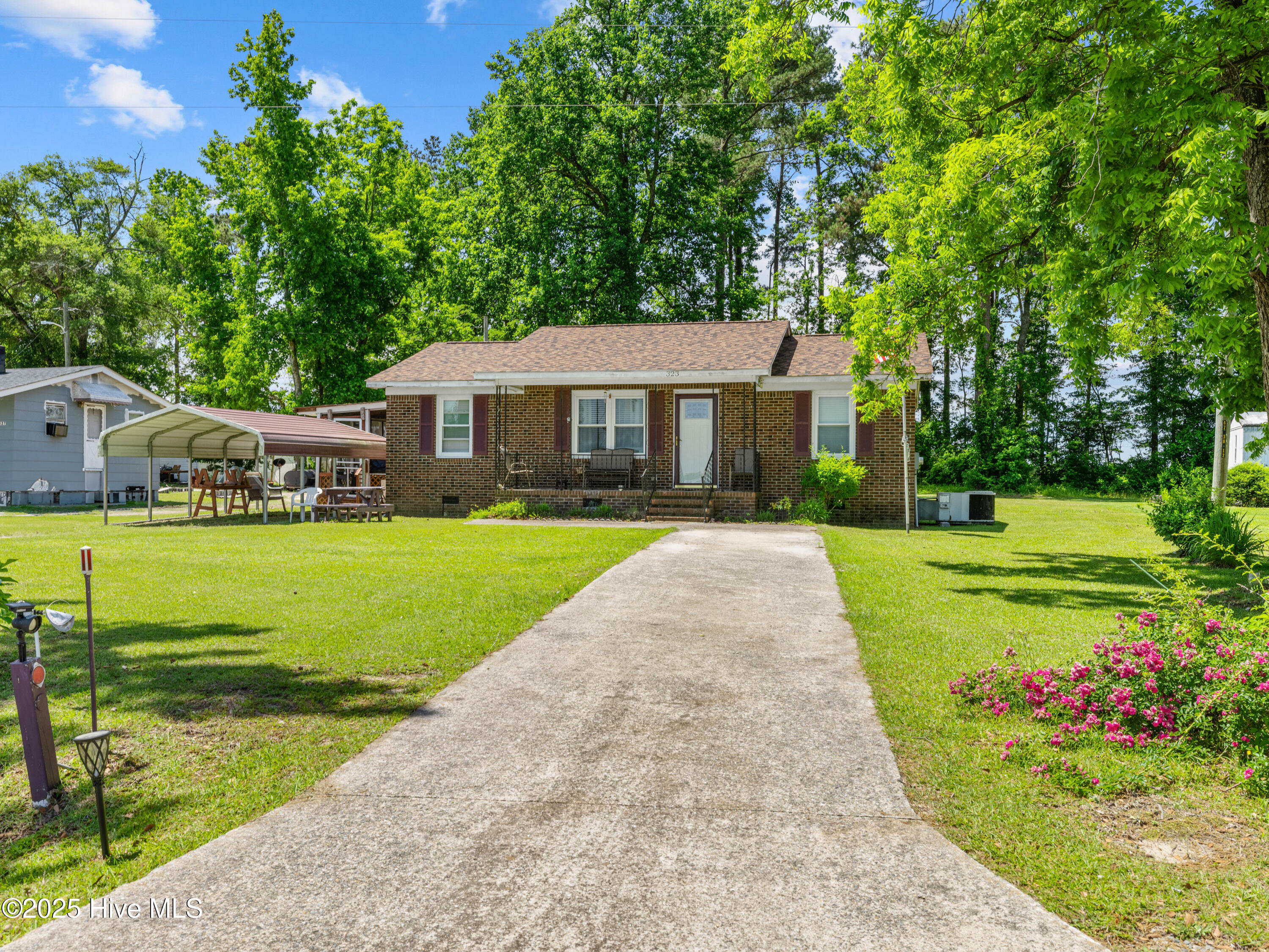 323 Alexander Rouse Road