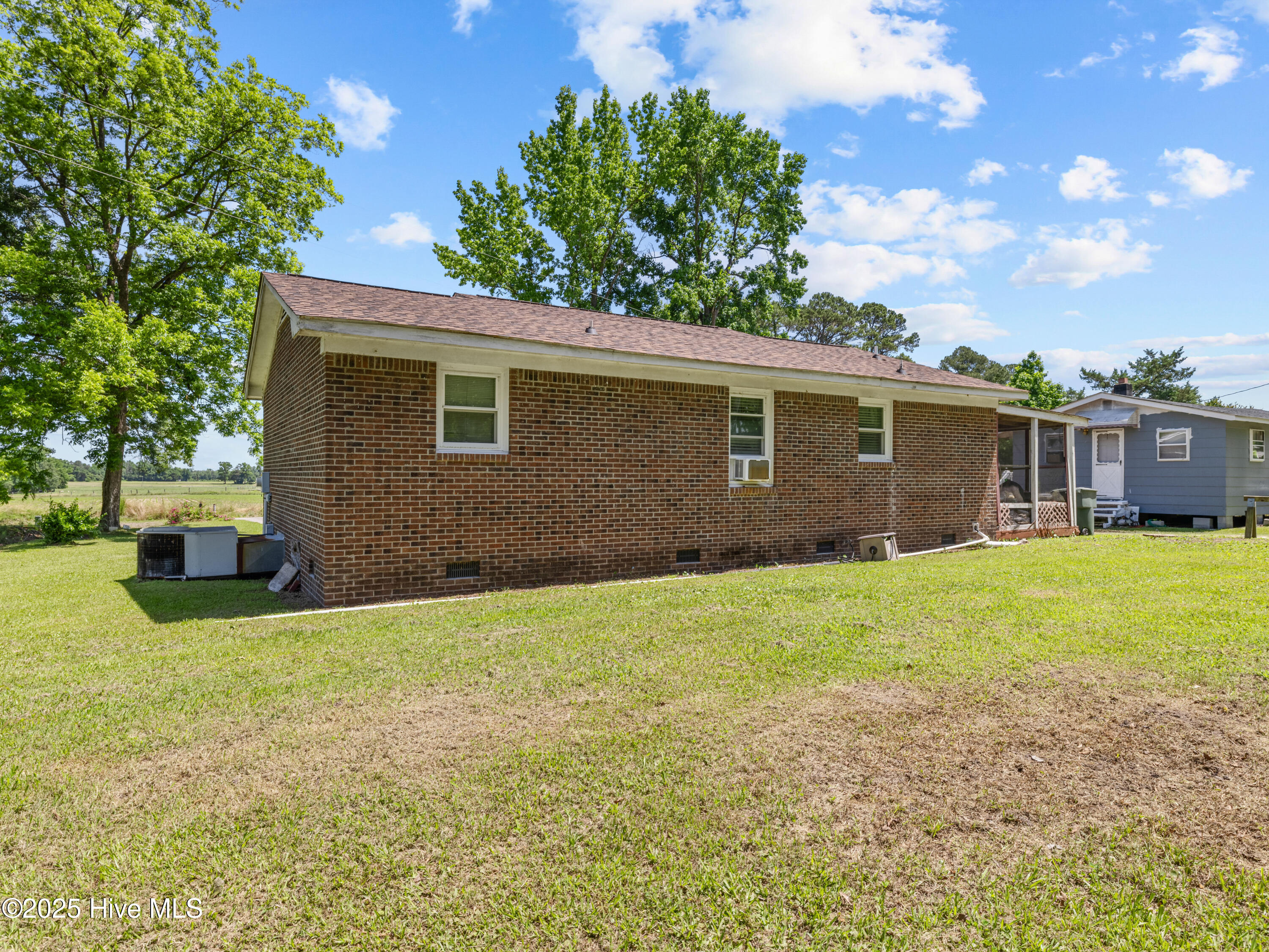 323 Alexander Rouse Road