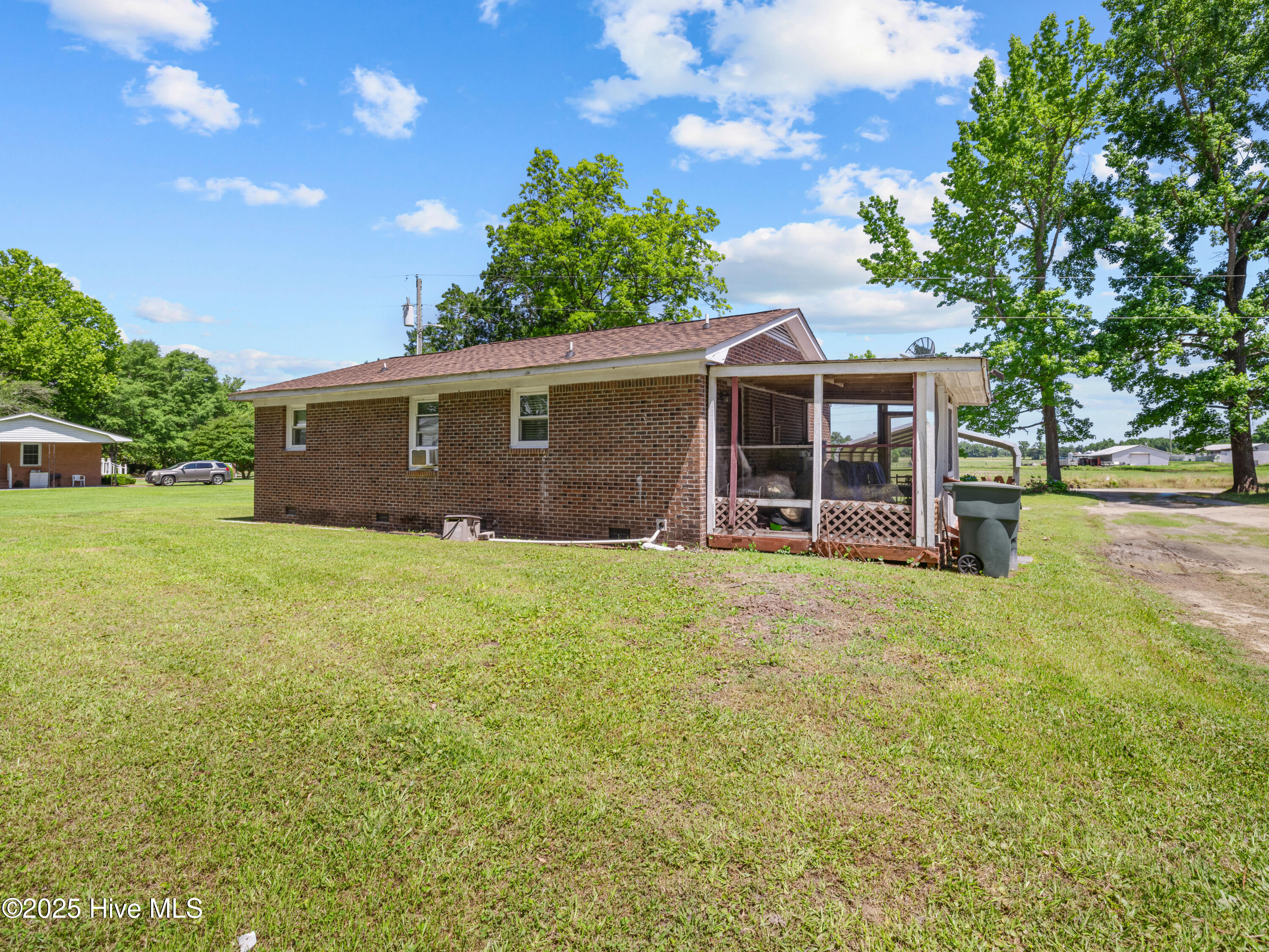 323 Alexander Rouse Road