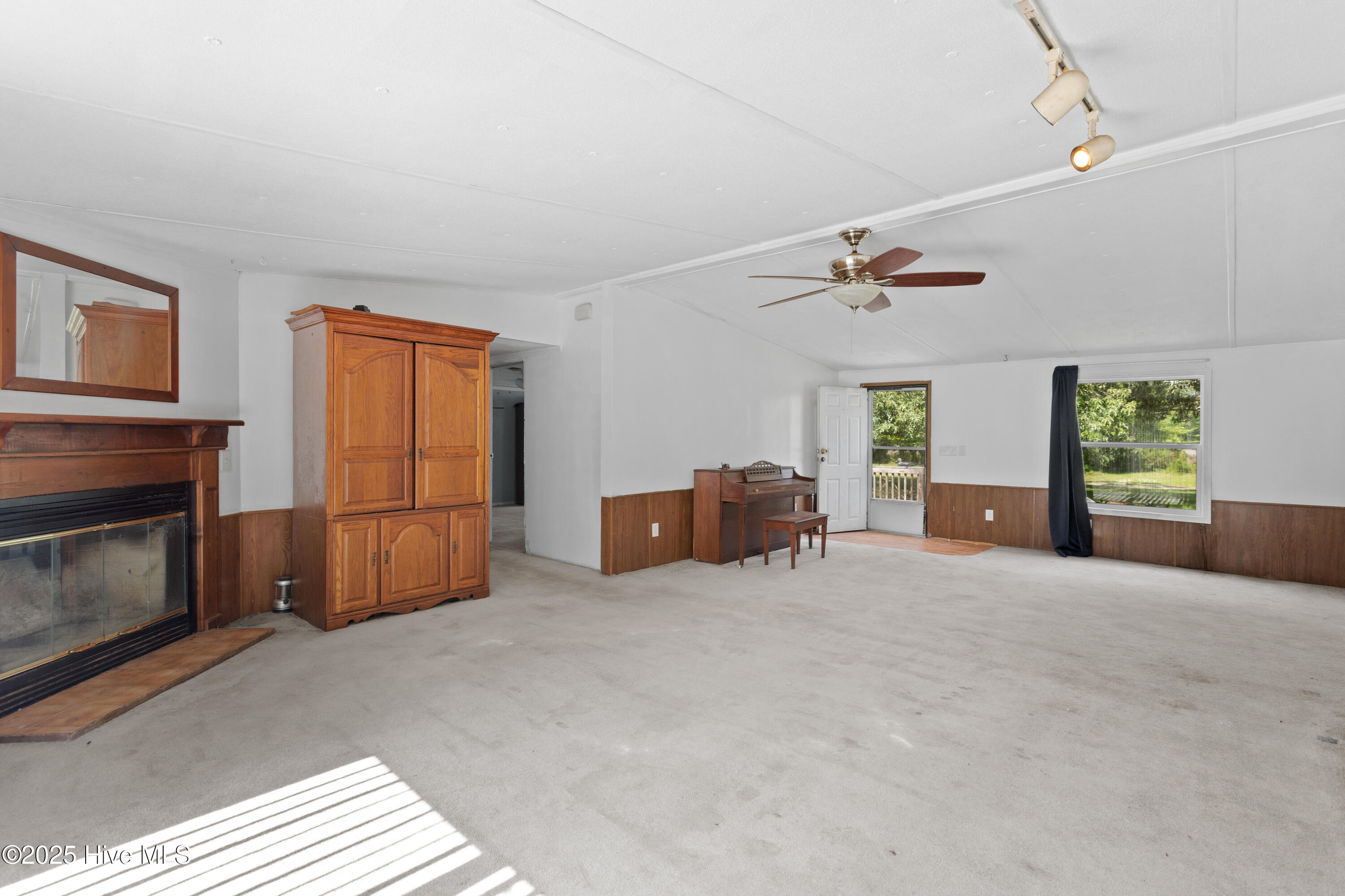 677 Berrys Creek Road