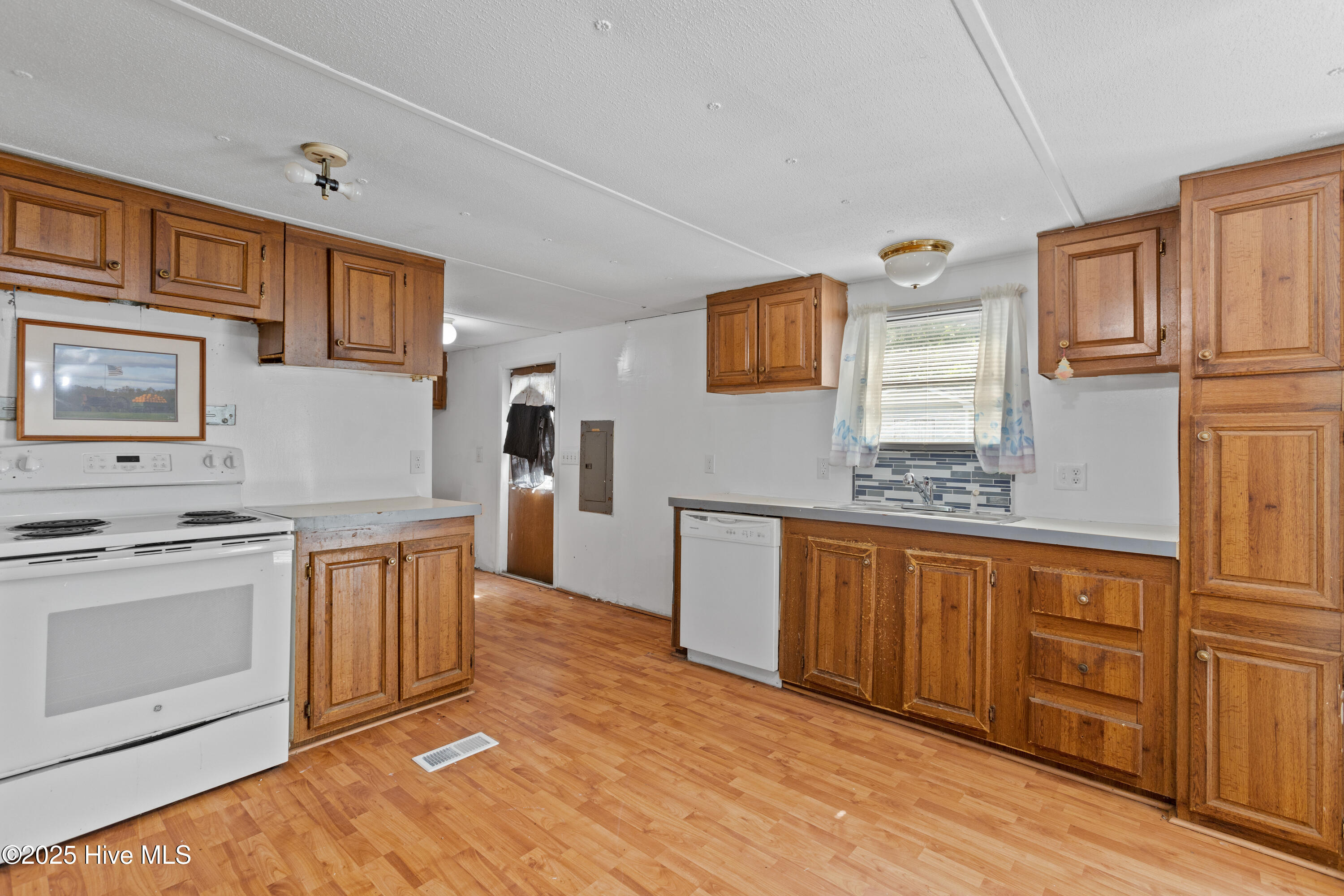 677 Berrys Creek Road