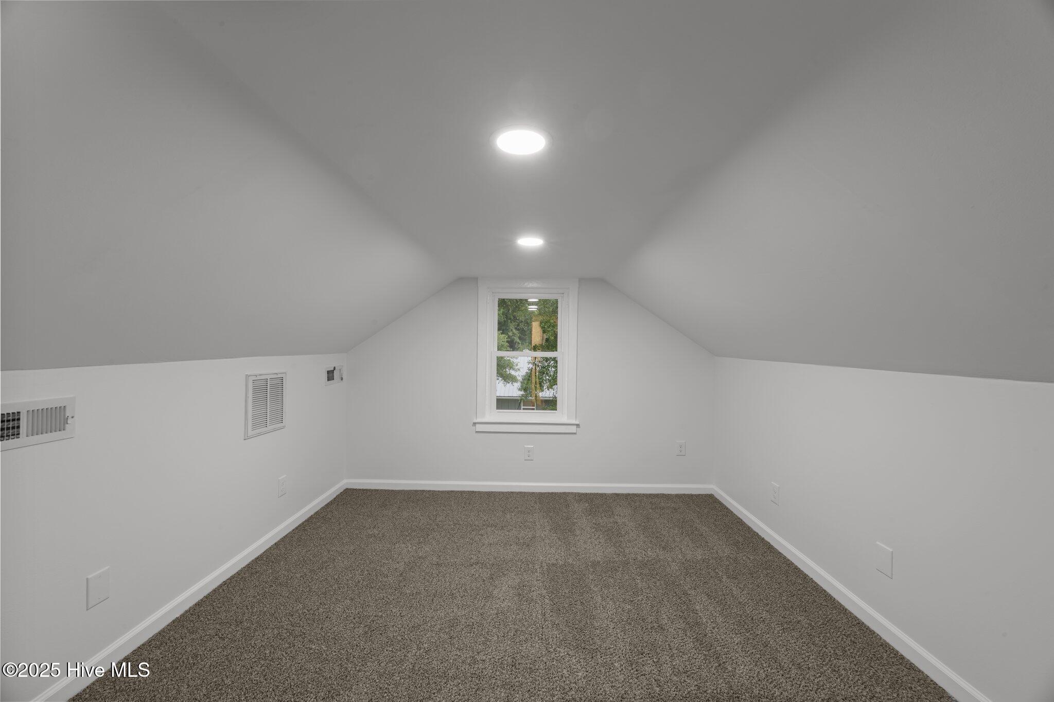 350 Hubert Boulevard