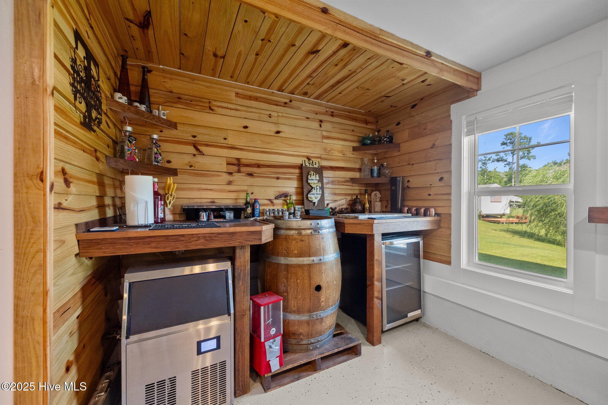 101 Lyall Lane