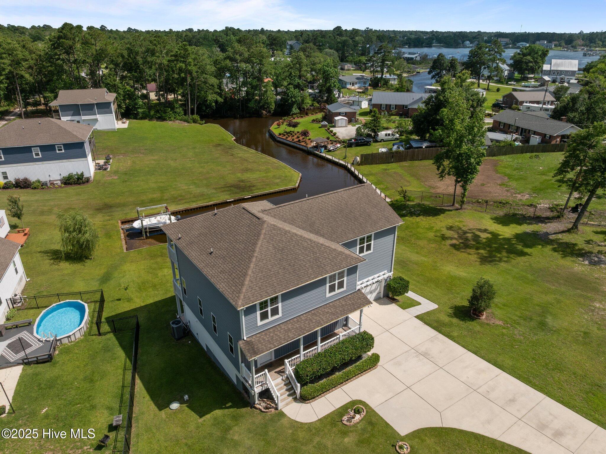 101 Lyall Lane