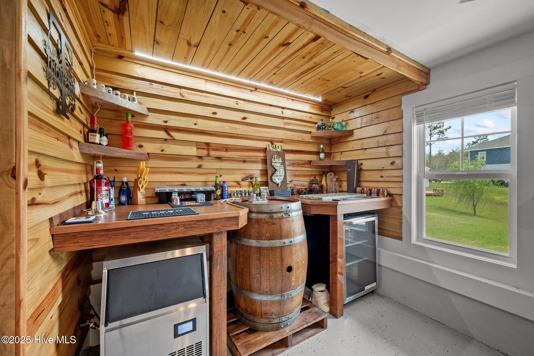 101 Lyall Lane