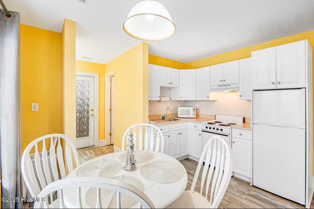 1501 N New River Drive, 201