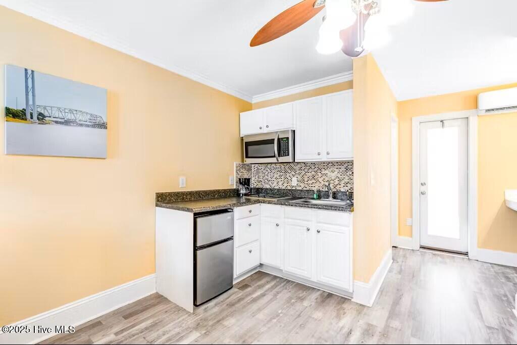 1501 N New River Drive, 202