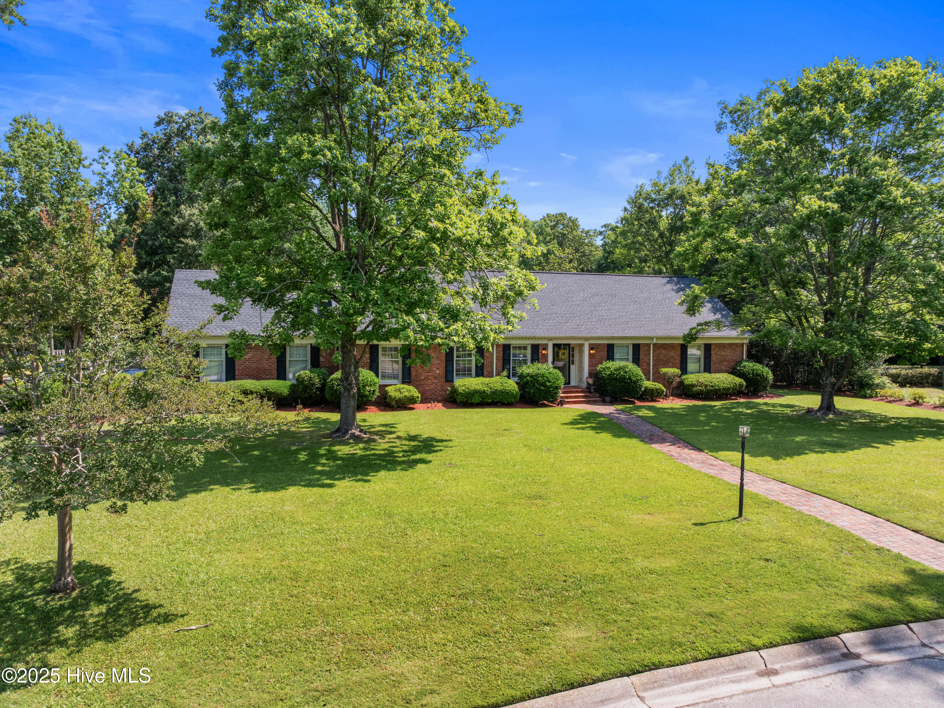 1911 Pawnee Drive