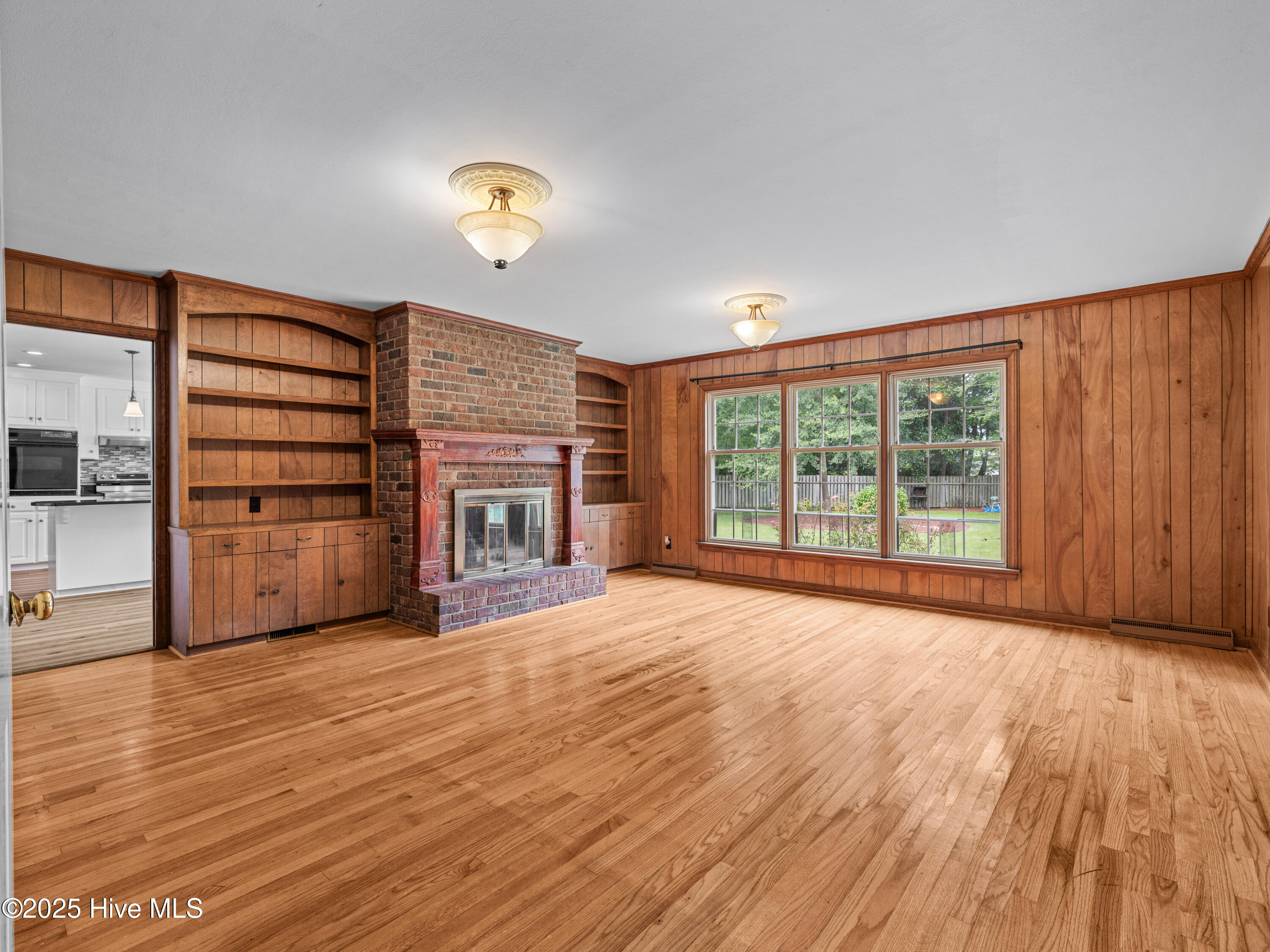 1911 Pawnee Drive