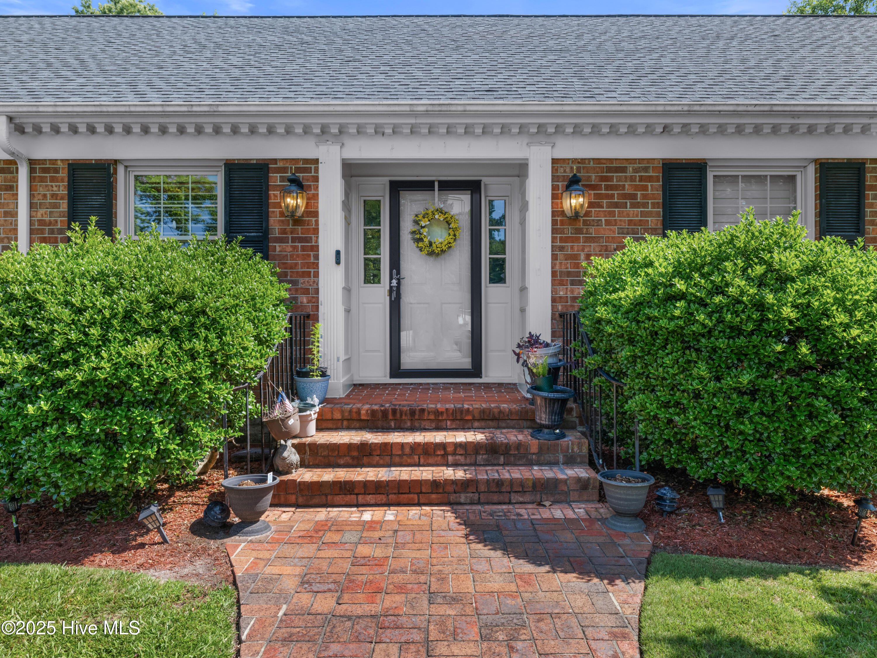 1911 Pawnee Drive