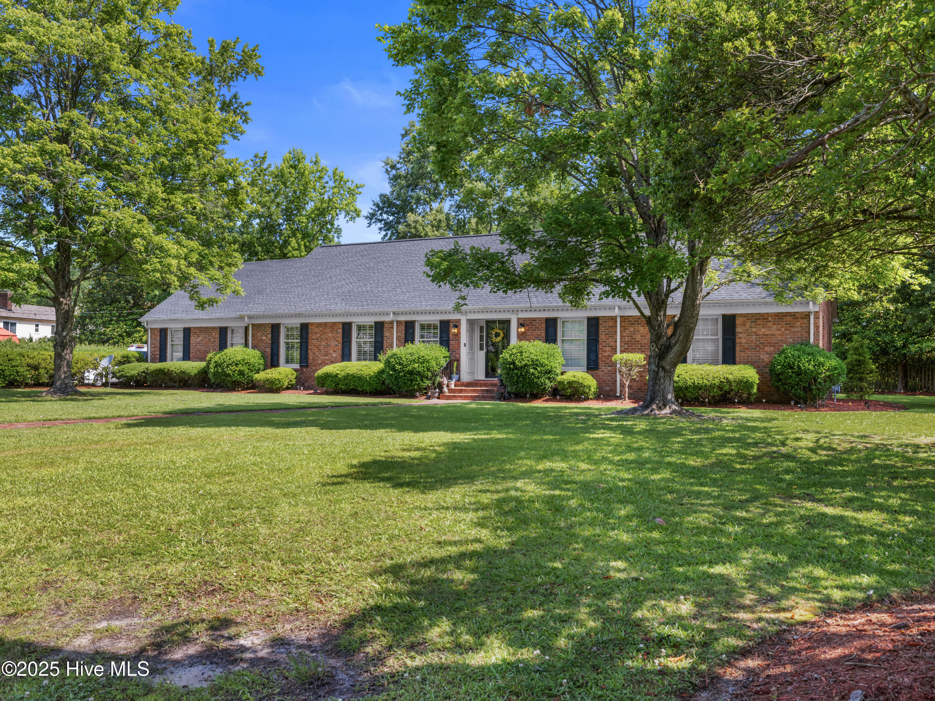 1911 Pawnee Drive