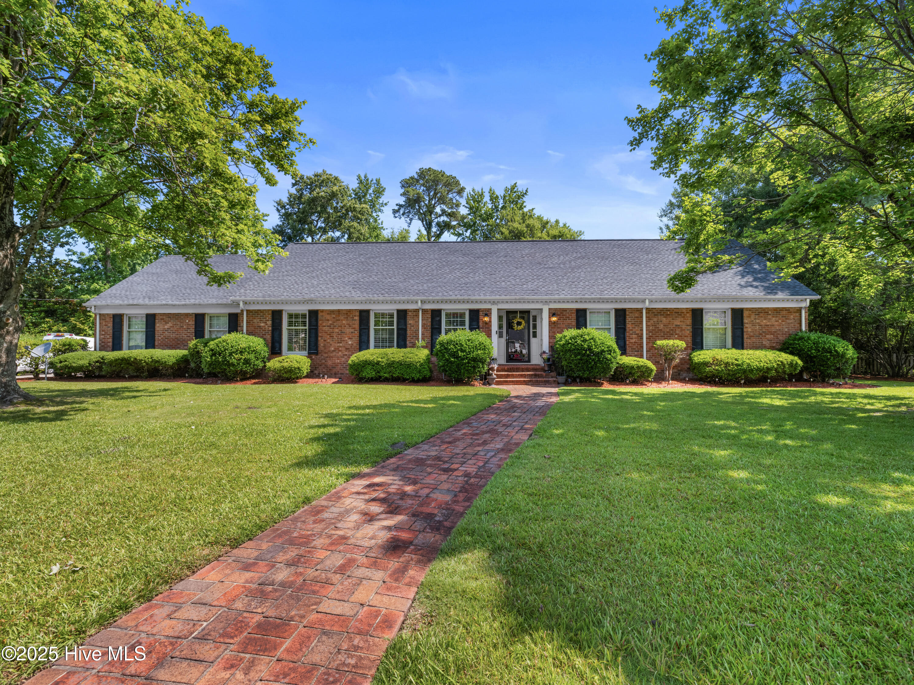 1911 Pawnee Drive