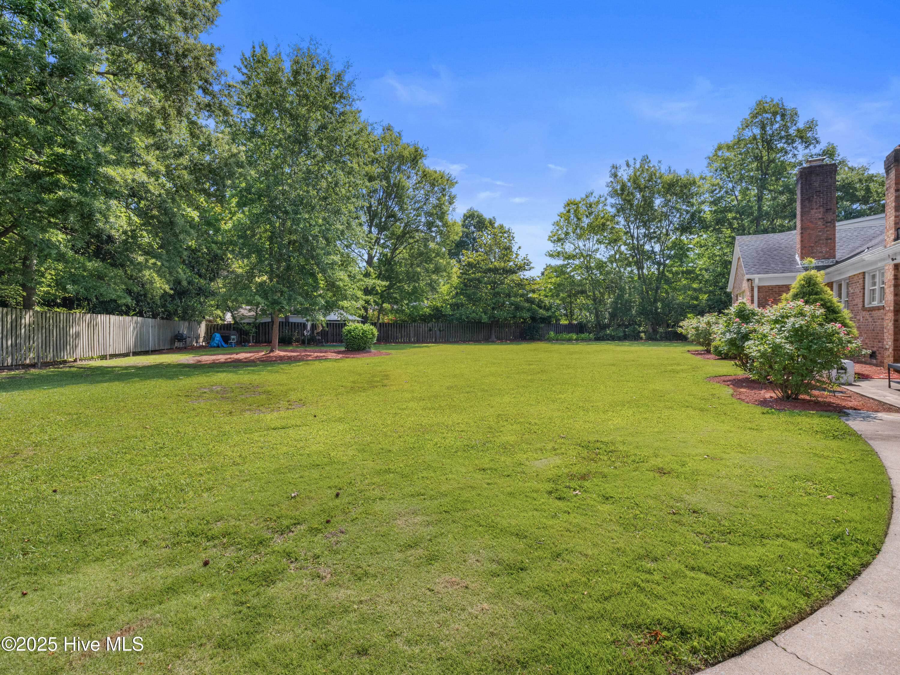 1911 Pawnee Drive