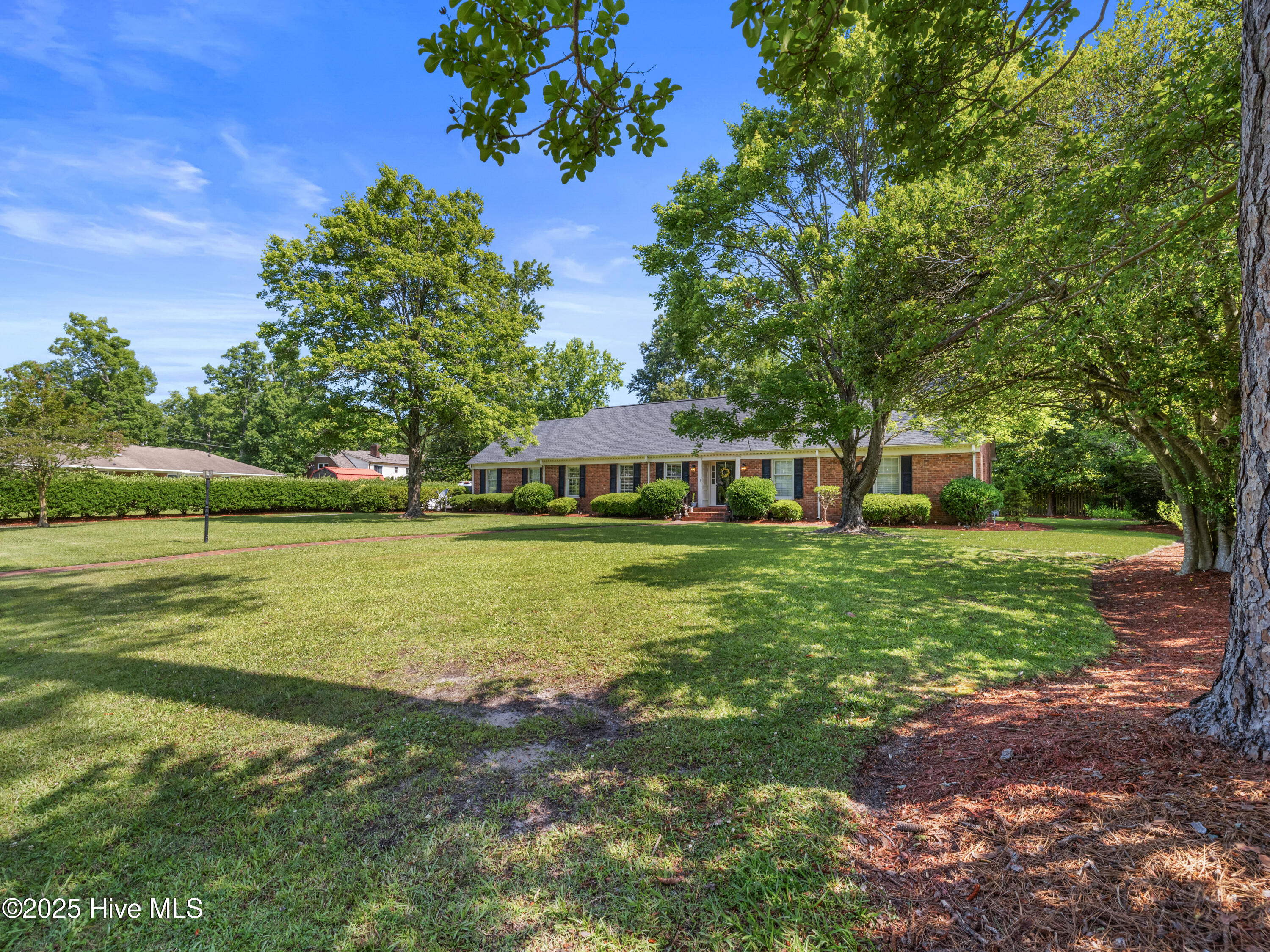 1911 Pawnee Drive
