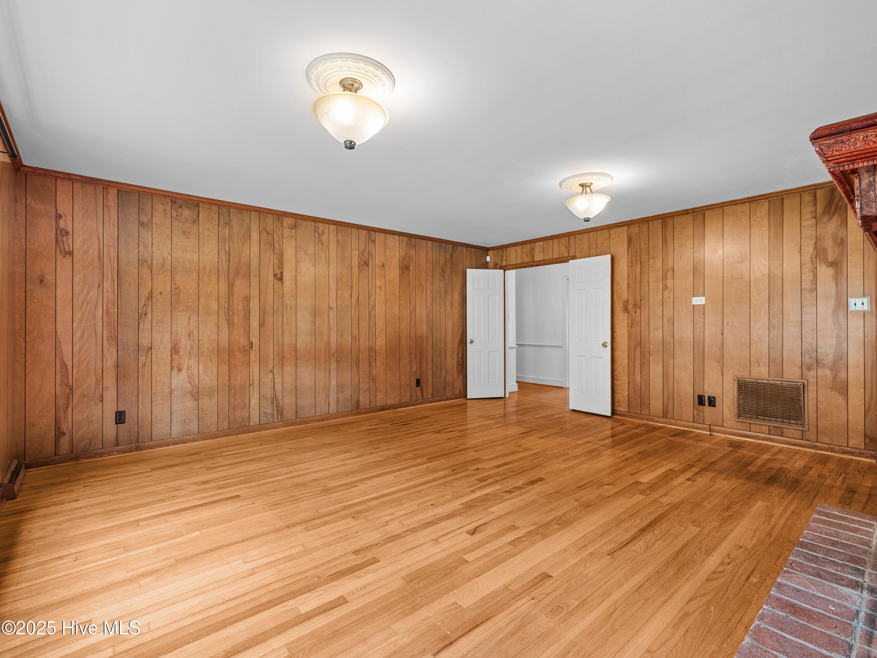 1911 Pawnee Drive