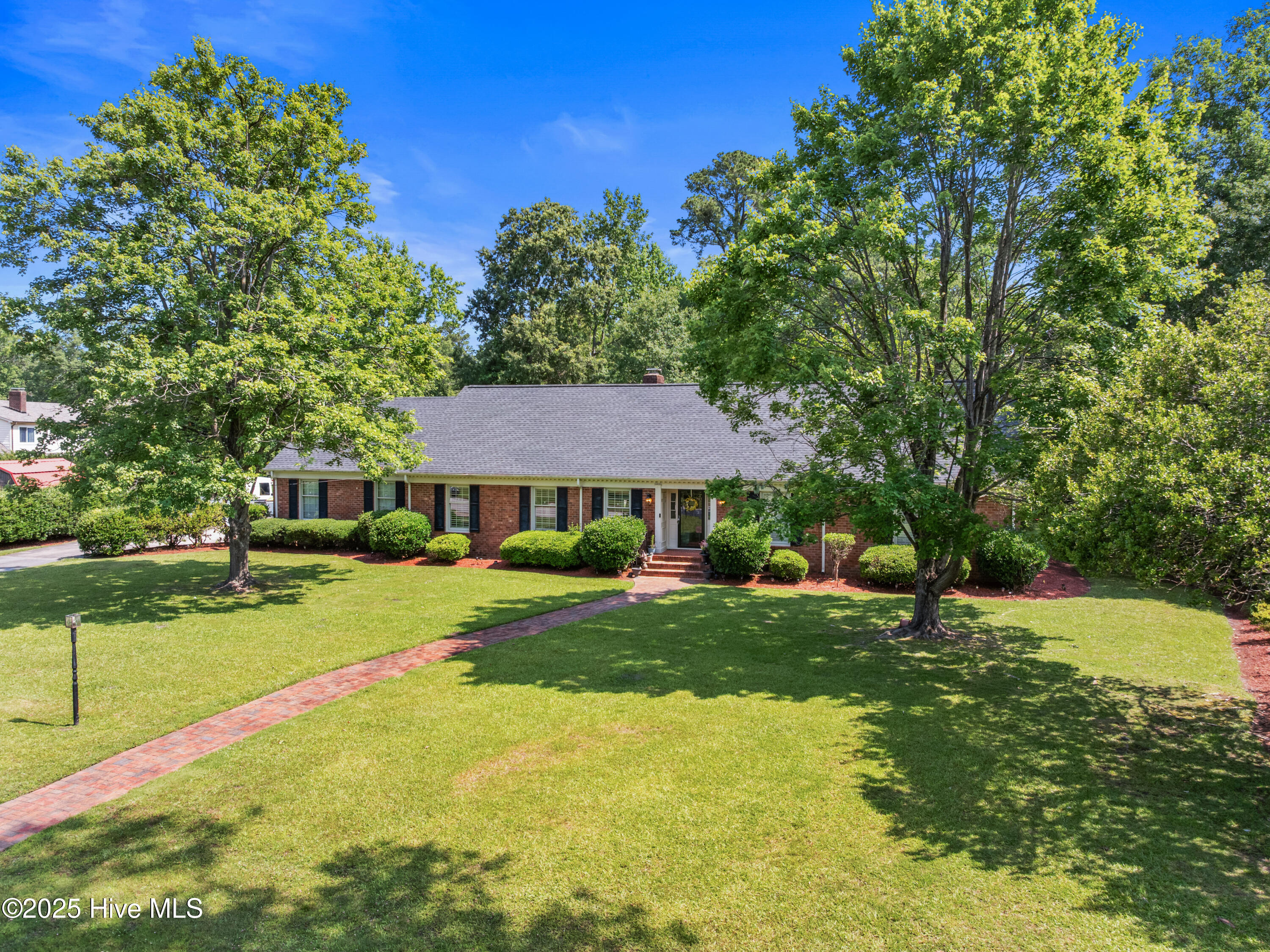 1911 Pawnee Drive