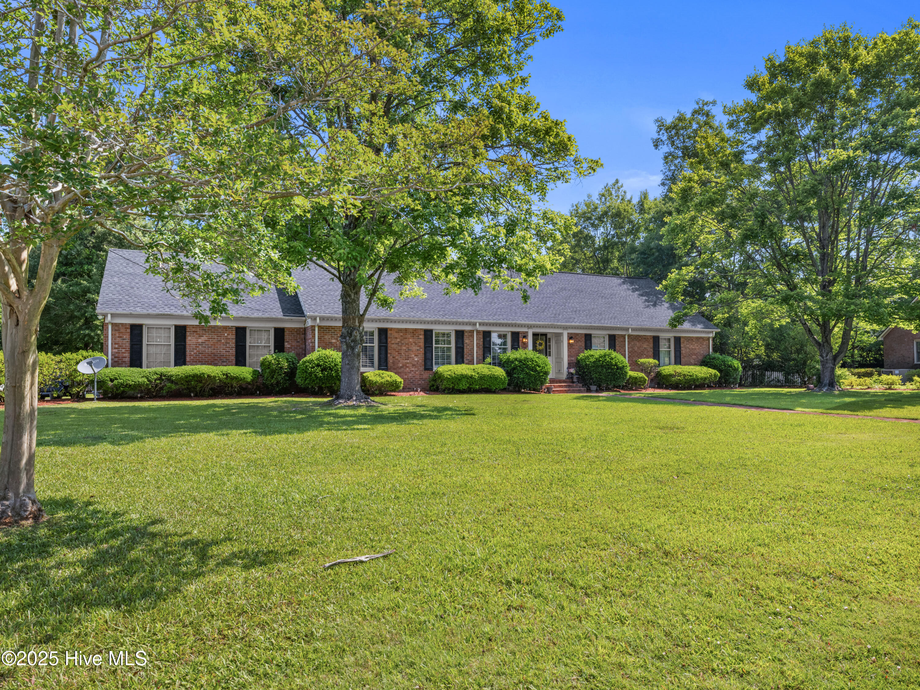 1911 Pawnee Drive