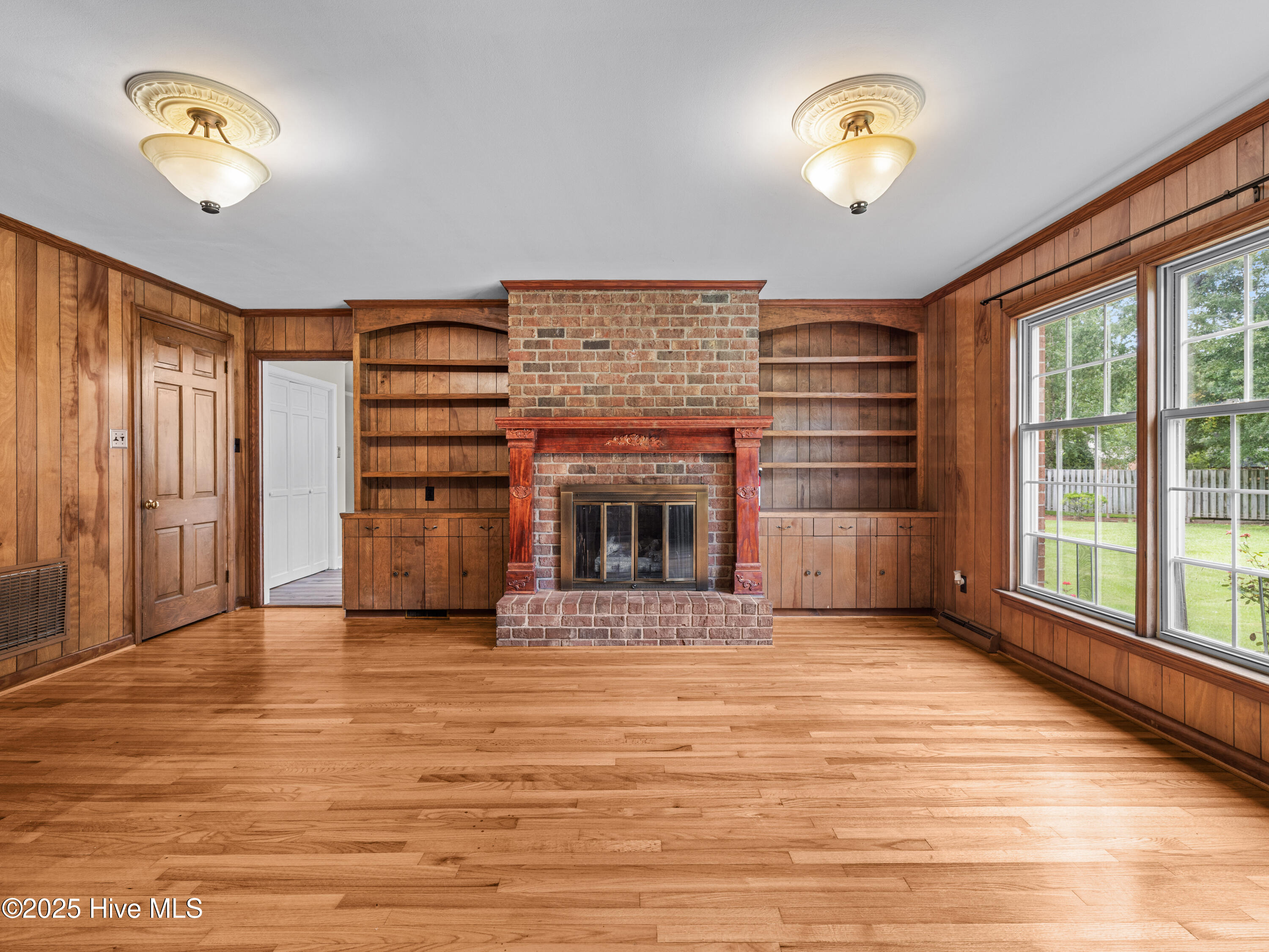 1911 Pawnee Drive