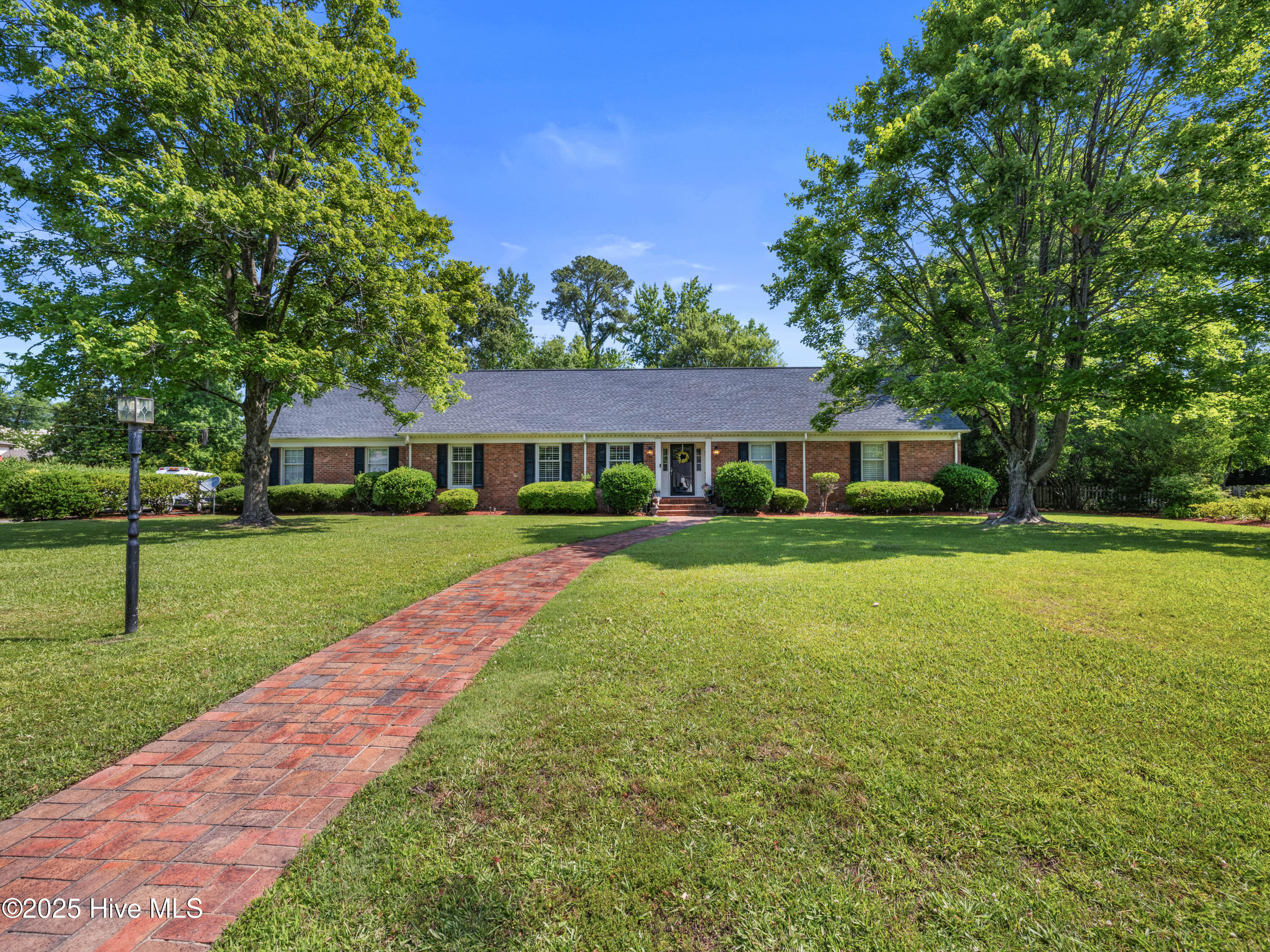 1911 Pawnee Drive