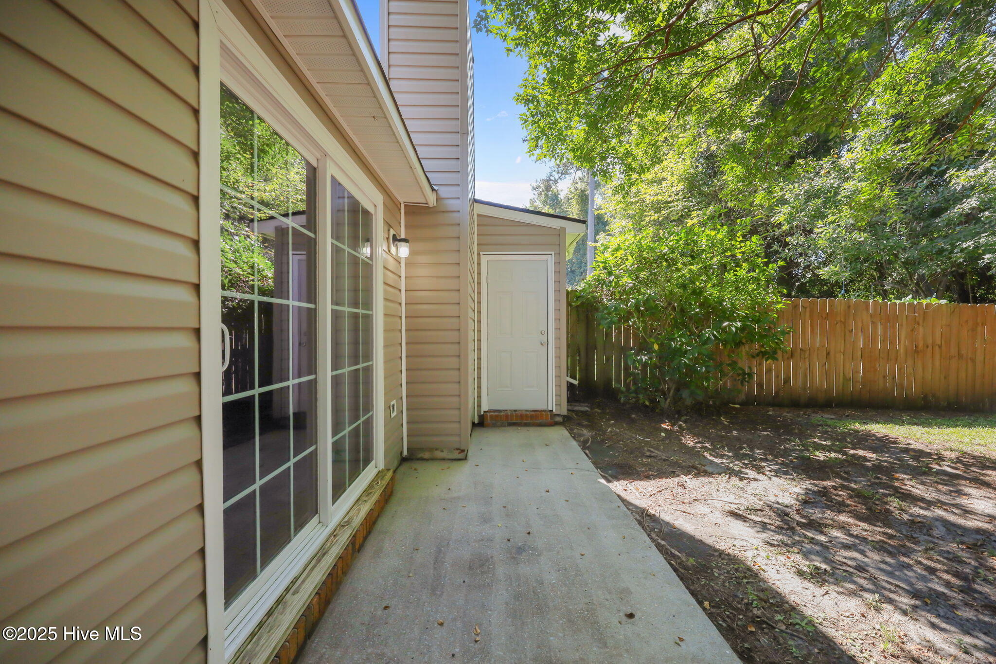 1947 Rolling Ridge Drive