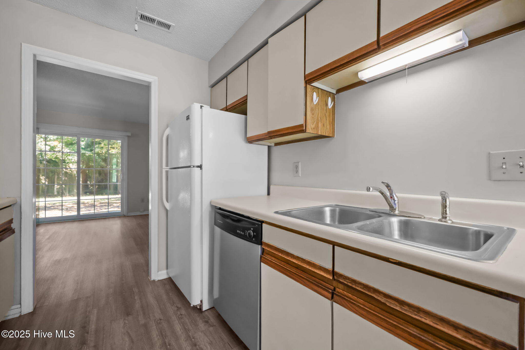 1947 Rolling Ridge Drive