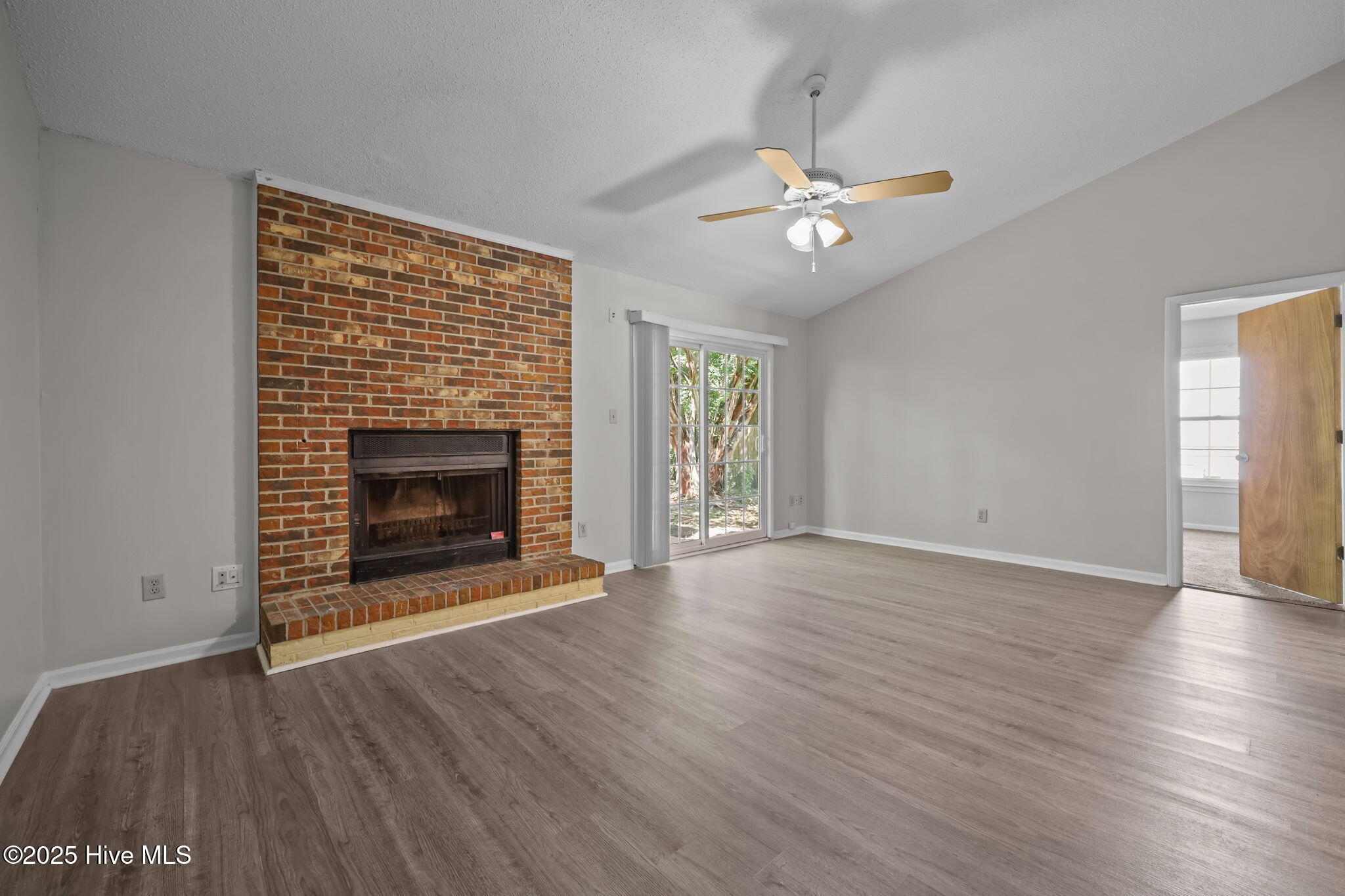 1947 Rolling Ridge Drive