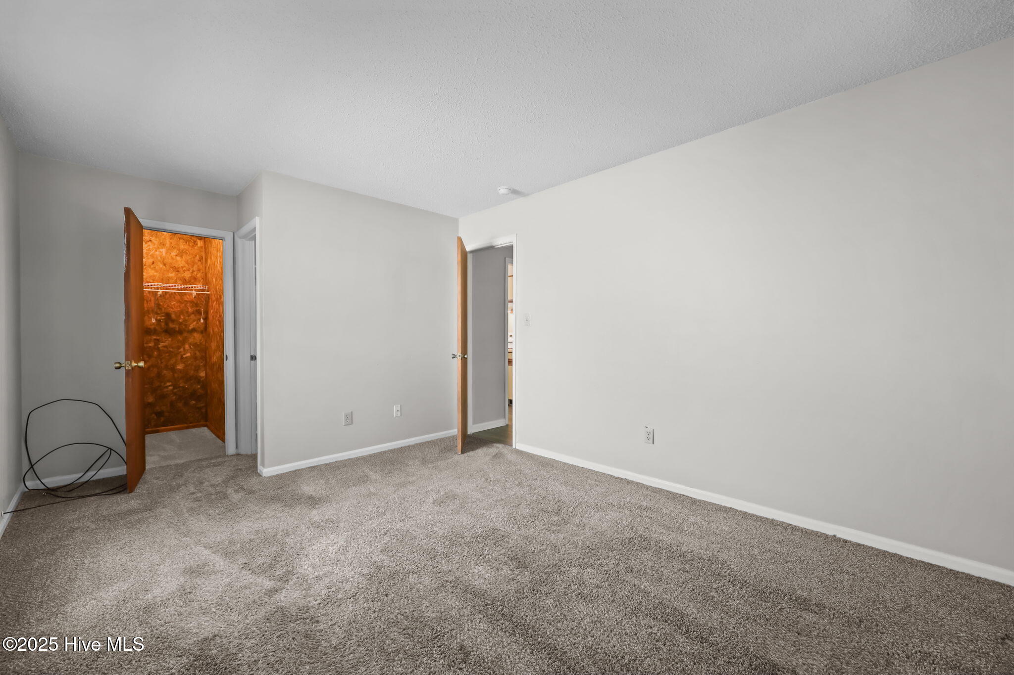 1947 Rolling Ridge Drive