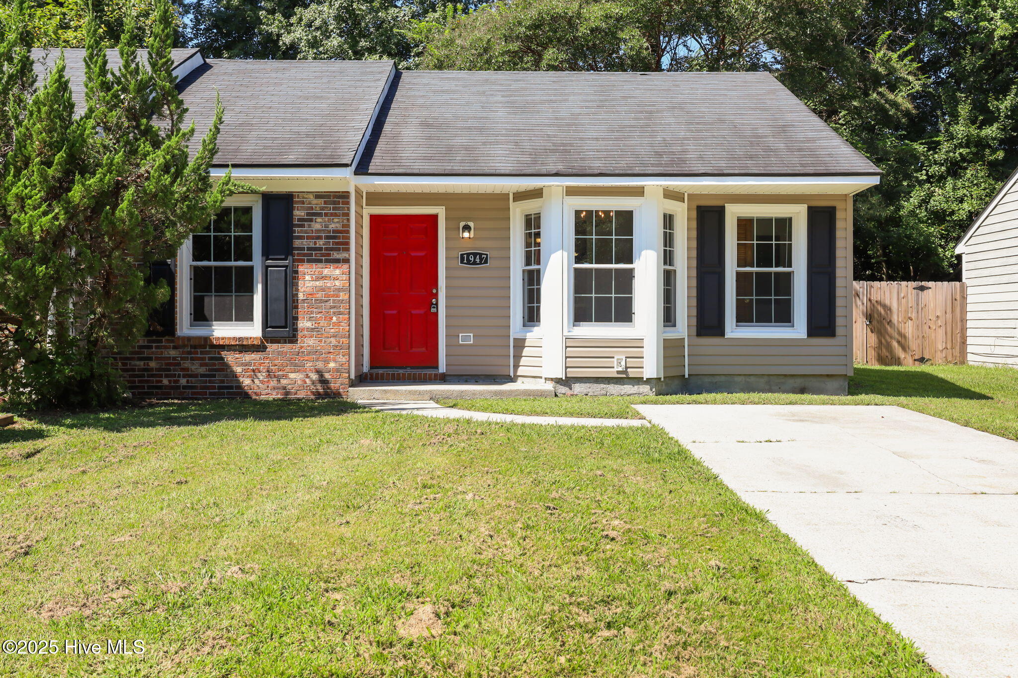 1947 Rolling Ridge Drive