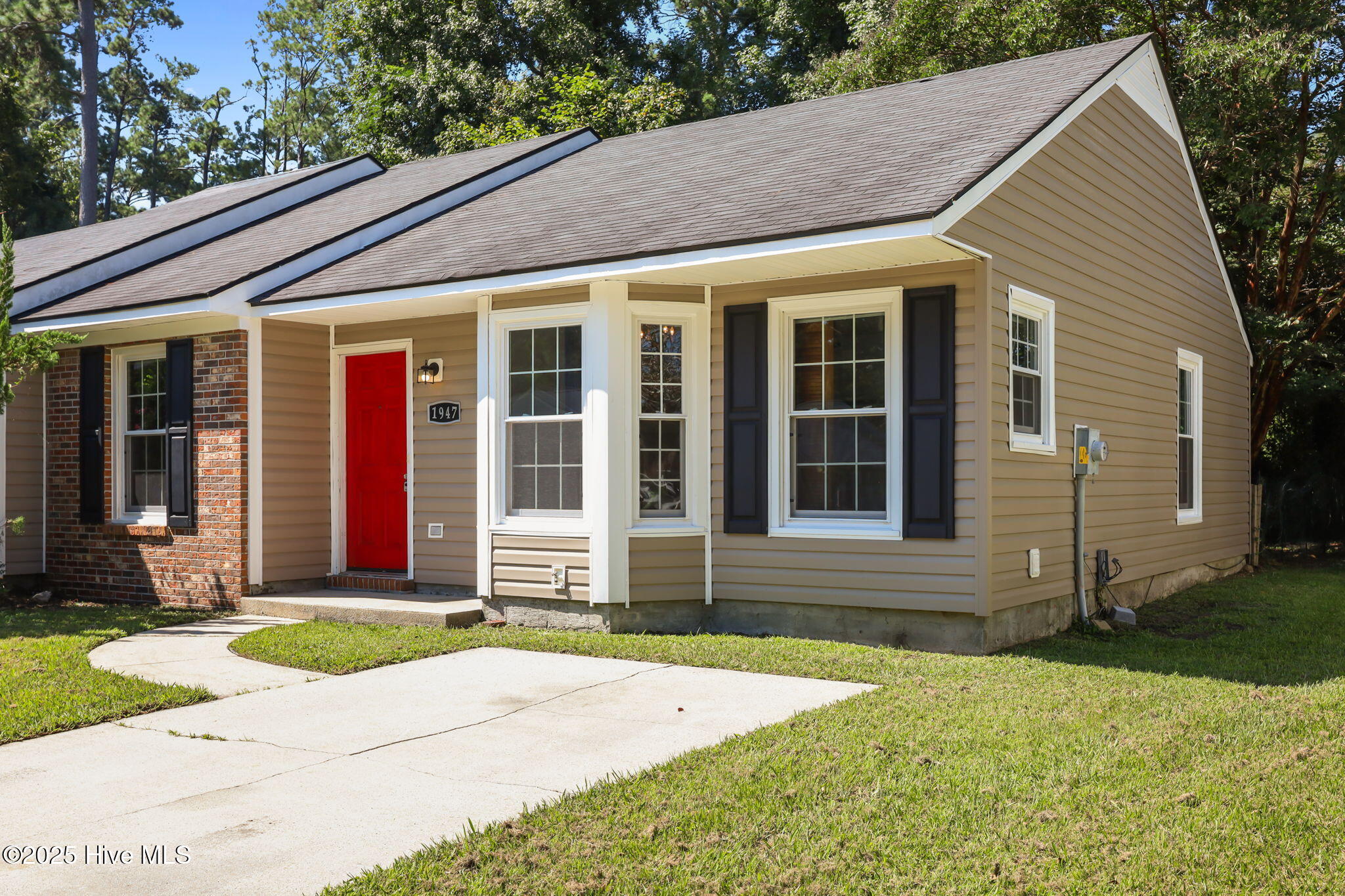 1947 Rolling Ridge Drive